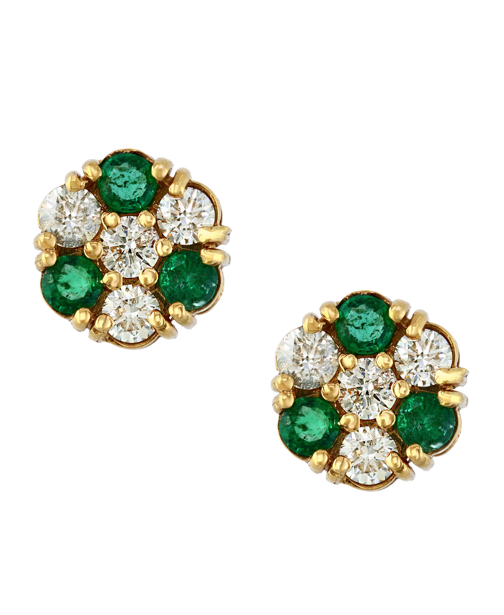 
1.5 Carat  Round Cut Emerald  perfect pair  Post  Earrings  14 Karat  Yellow Gold 
This exquisite pair of earrings are beautifully crafted with 14 karat  Yellow gold .
Weight of 14 K gold 5.3 grams
 Fine  6 Round Cut Emeralds weighing approximately