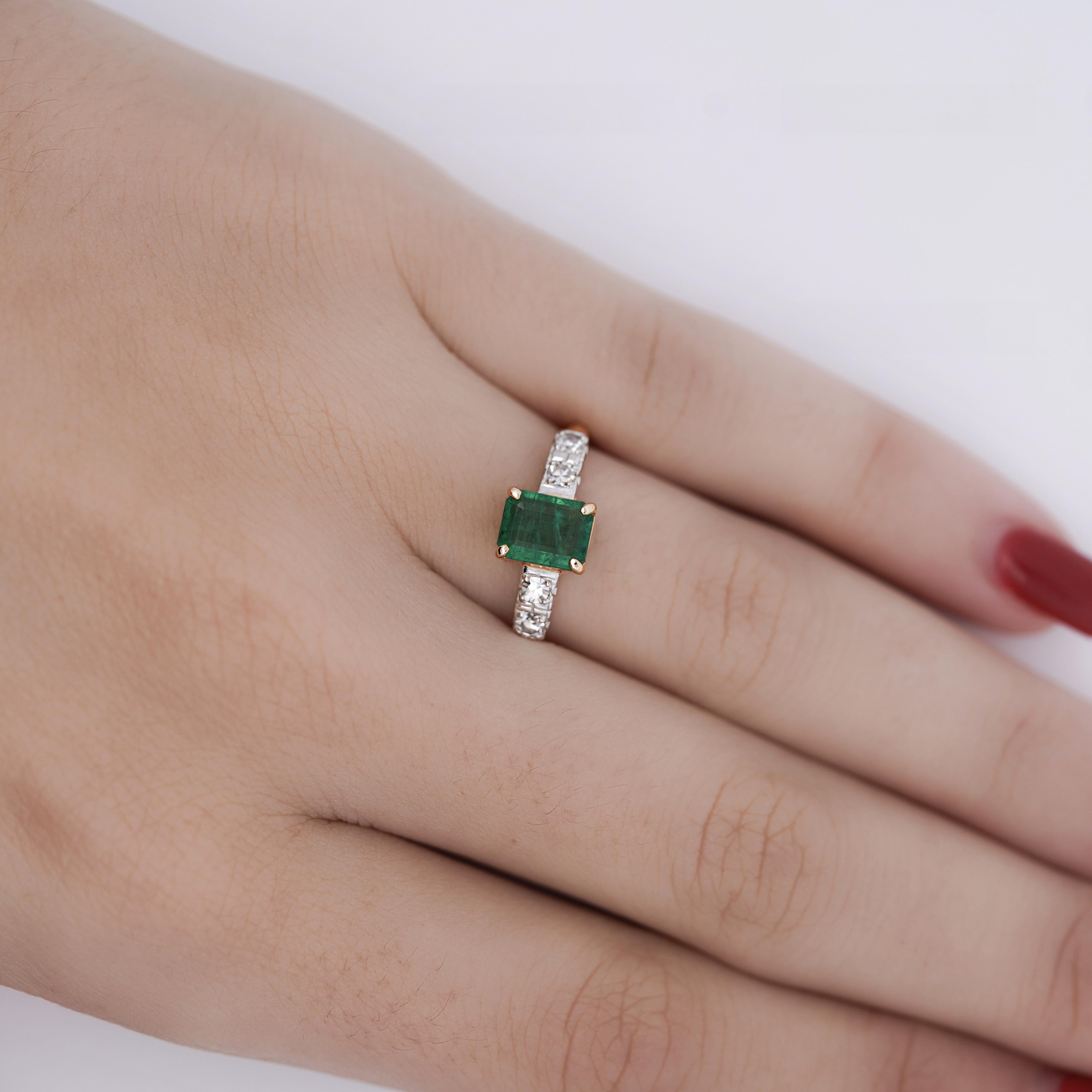 Women's 1.5 Carat Emerald and Old Cut Diamond 2 Piece Wedding Band and Ring Set For Sale