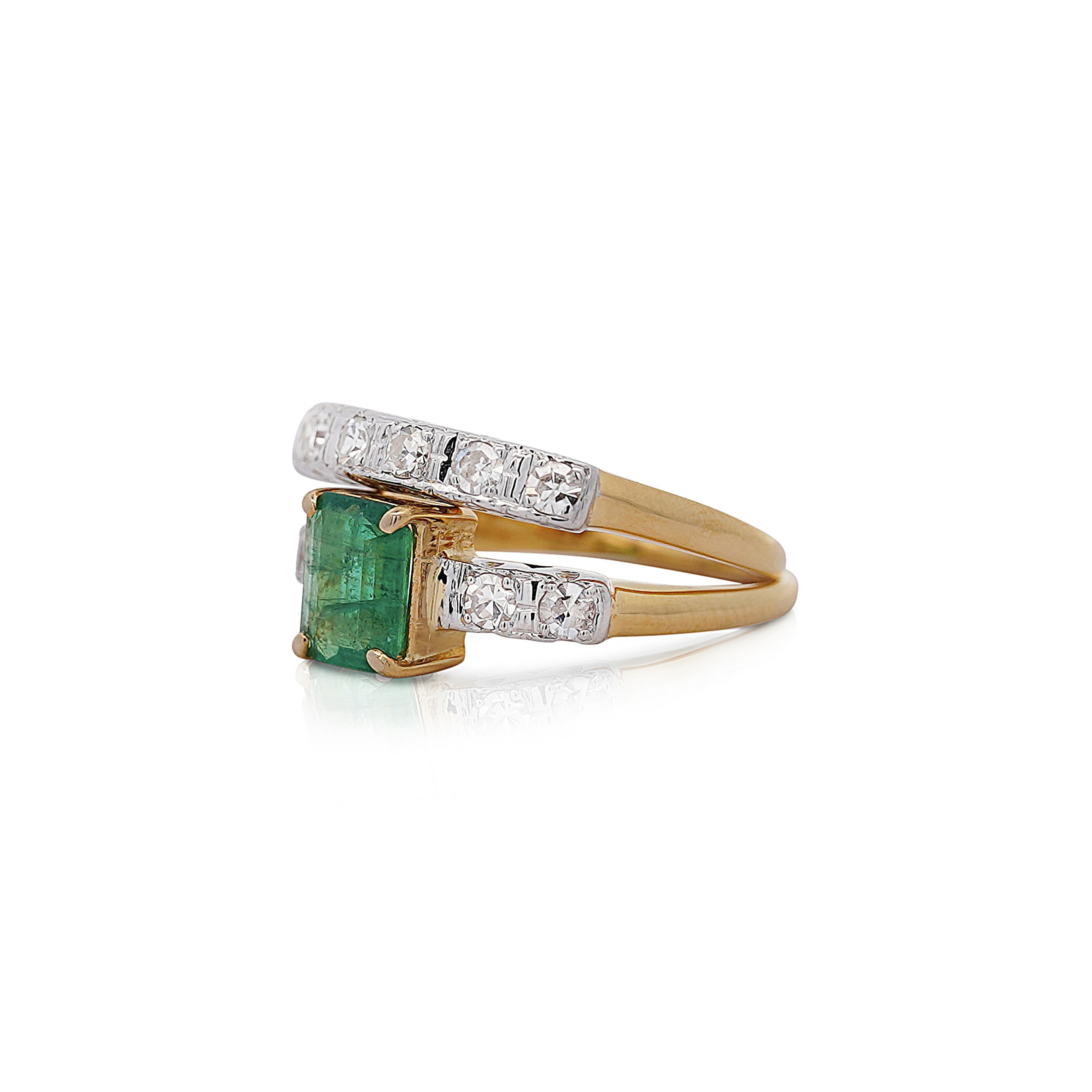 1.5 Carat Emerald and Old Cut Diamond 2 Piece Wedding Band and Ring Set For Sale 1