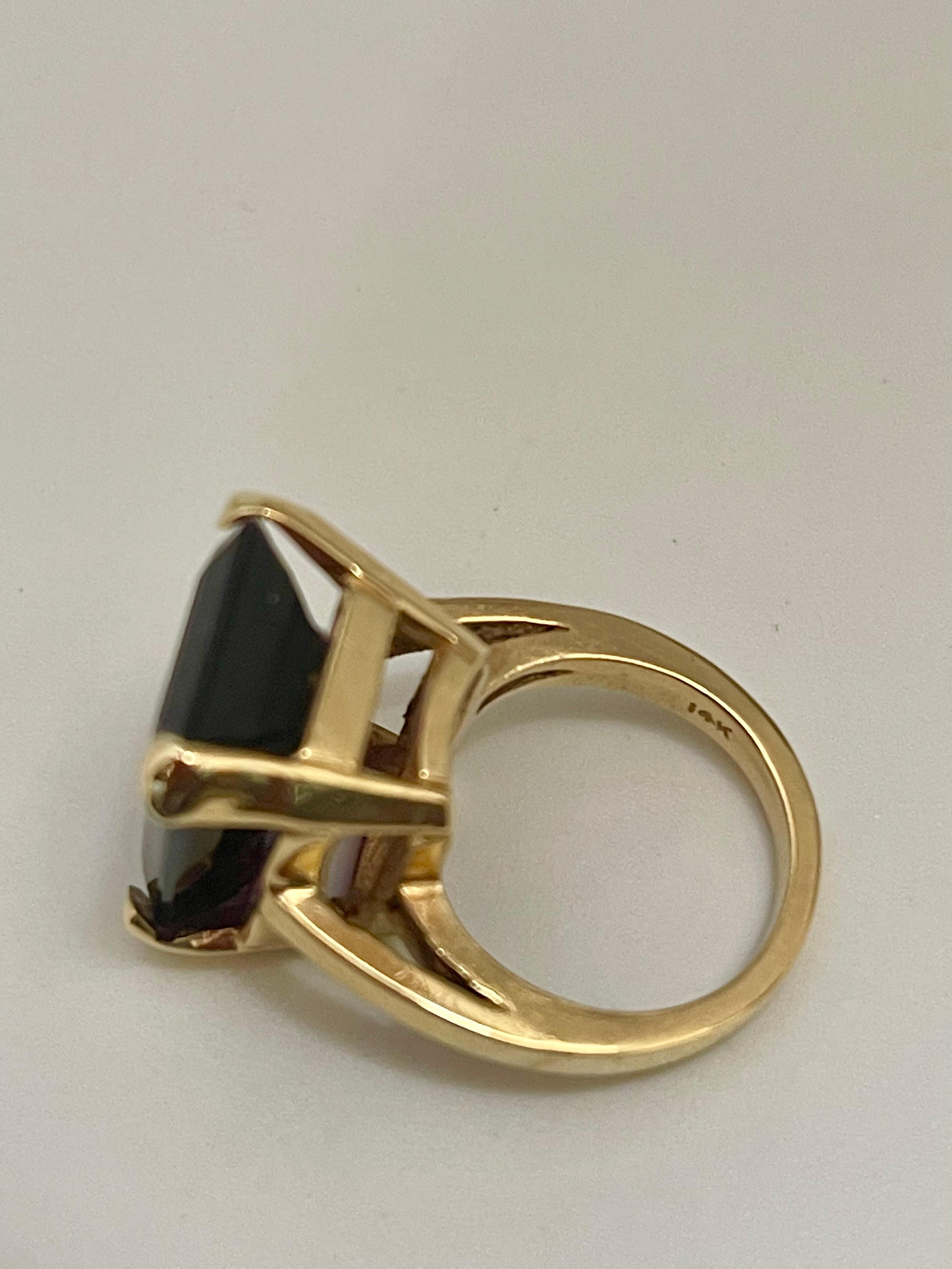 15 Carat Emerald Cut Amethyst Cocktail Ring in 14 Karat Yellow Gold For Sale 2