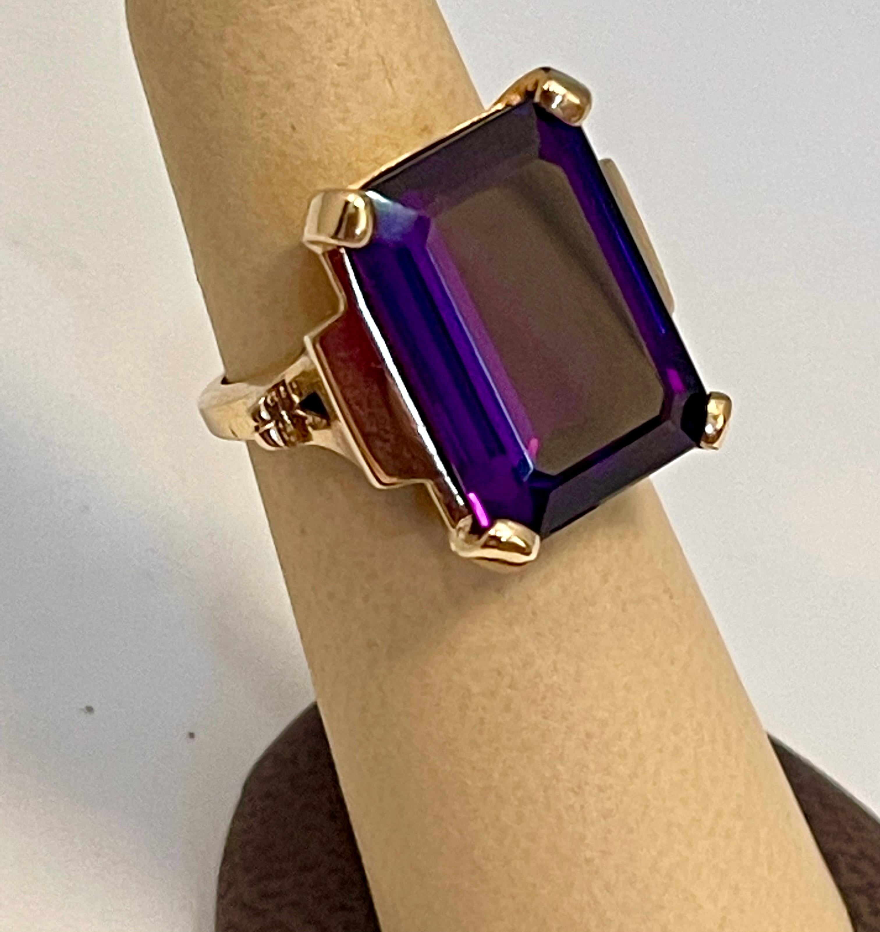 15 Carat Emerald Cut Amethyst Cocktail Ring in 14 Karat Yellow Gold For Sale 2