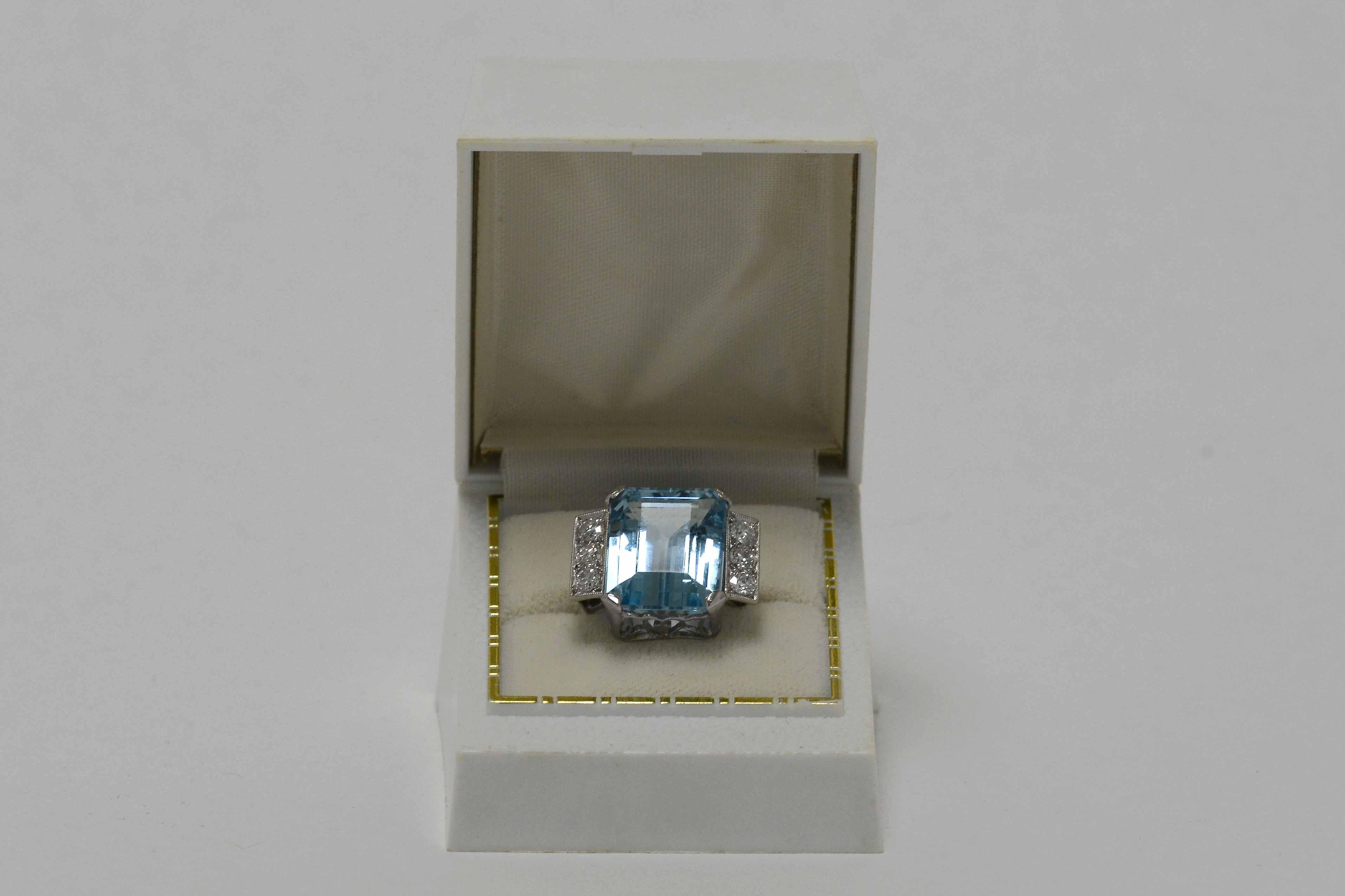 15 Carat Emerald Cut Aquamarine Cocktail Ring Platinum Gemstone Retro Diamonds 2