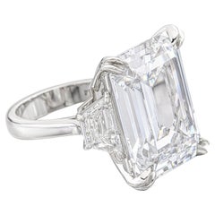15 Carat Emerald-cut Statement / F color VS 14K White Gold