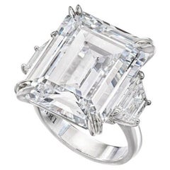 15 Carat Emerald-cut Statement / F color VS 14K White Gold