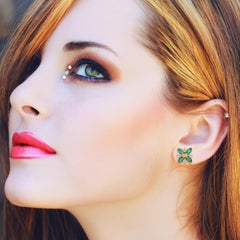 1.5 Carat Emerald Diamond 18 Karat Gold Flower Stud Earrings
