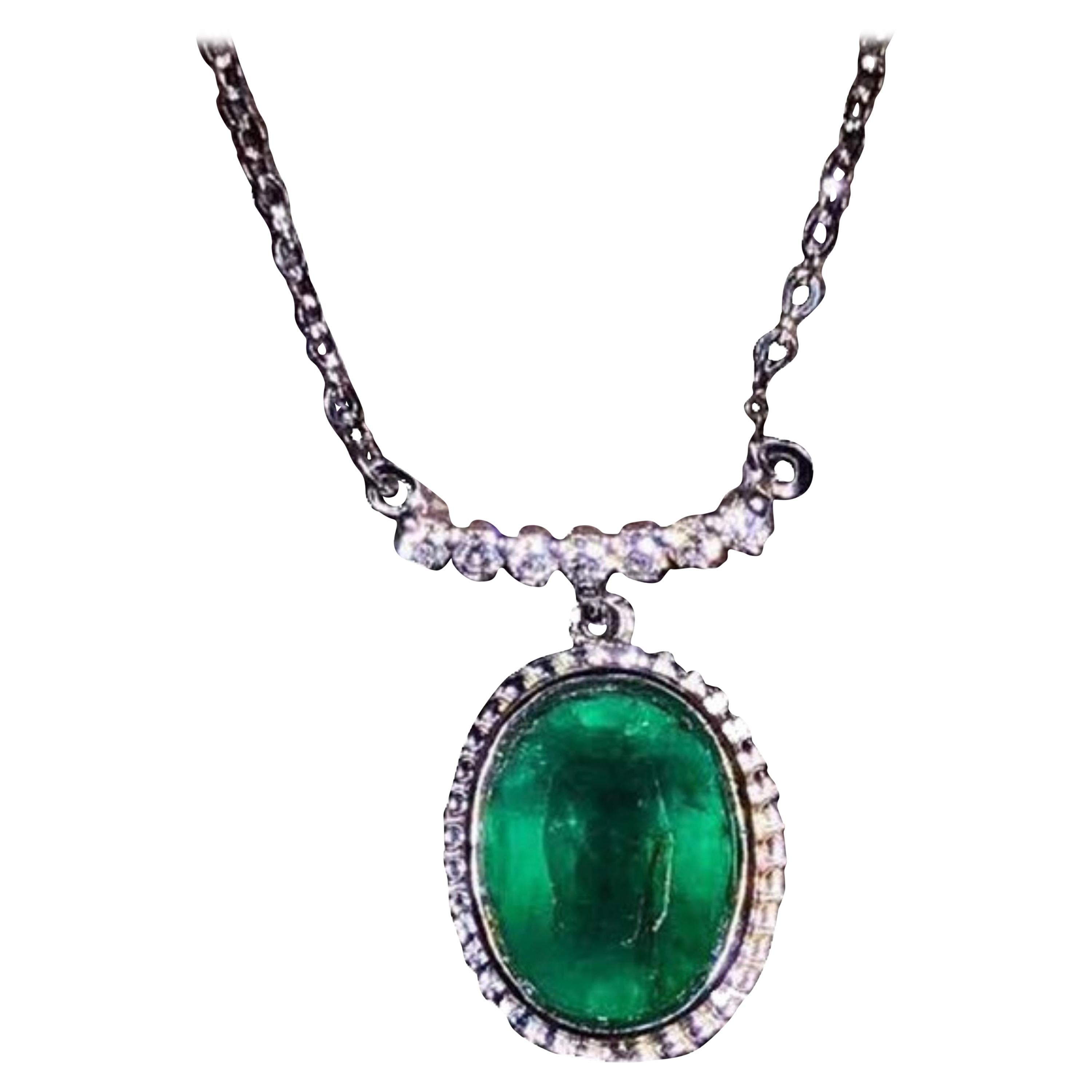 1.5 Carat Emerald Diamond Necklace 18 Karat White Gold For Sale