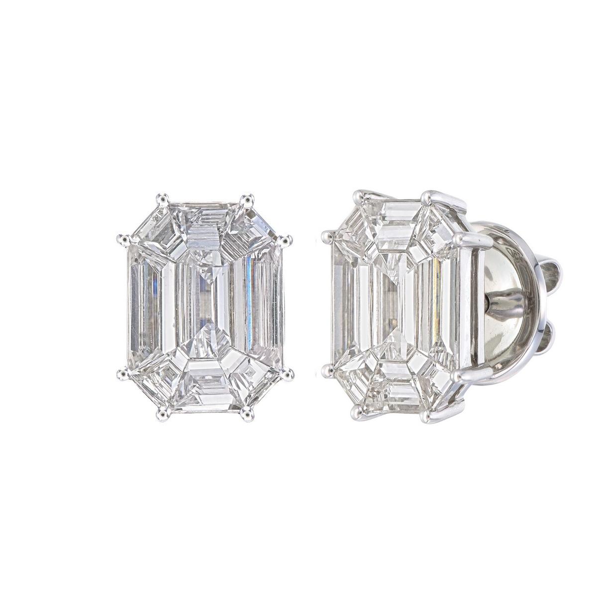 15 carat face up Invisible set emerald cut shaped piecut diamond earrings In New Condition For Sale In Bangkok, TH