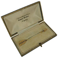 Vintage  15 Carat Gold Sapphire and Pearl Arrow Jabot Pin in Box