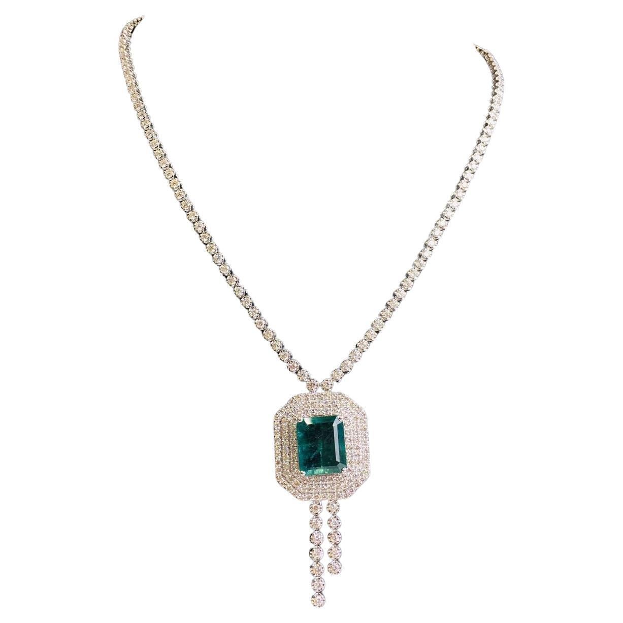 Emerald Cut 15 Carat Green Emerald Diamond Pendant Necklace For Sale