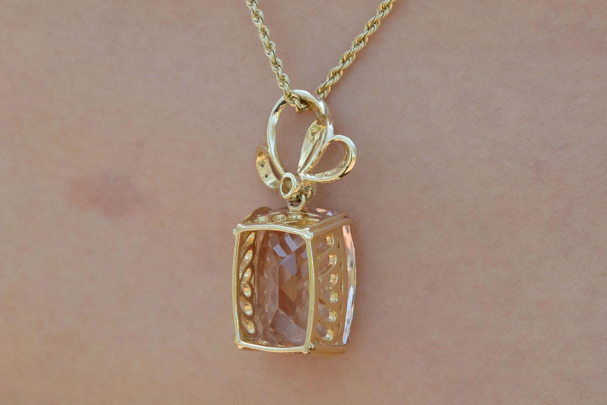 Cushion Cut 15 Carat Morganite & Diamond Yellow Gold Rope Necklace For Sale