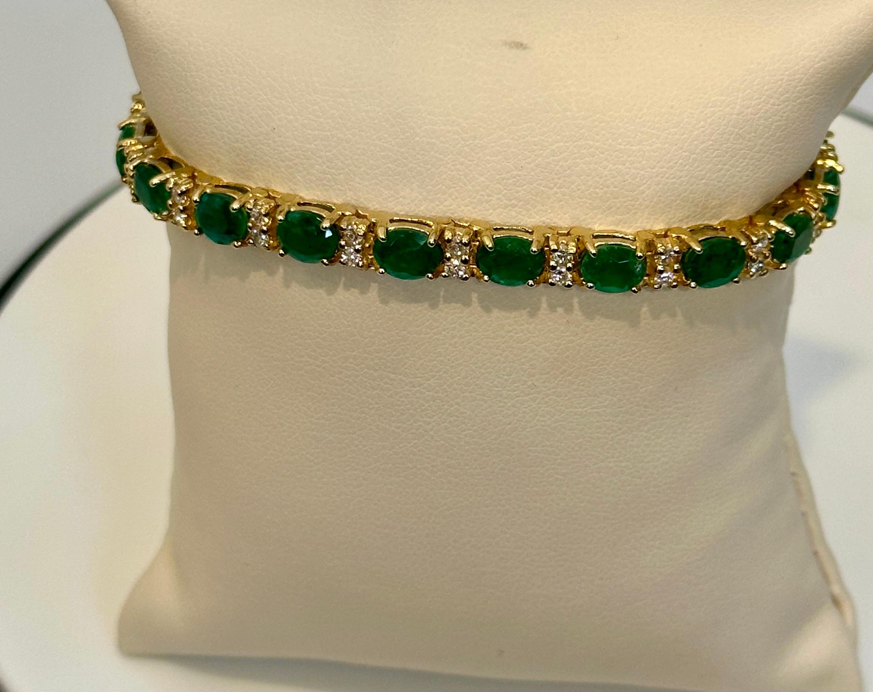 15 Carat Natural Emerald & Diamond Cocktail Tennis Bracelet 14 Karat Yellow Gold For Sale 13