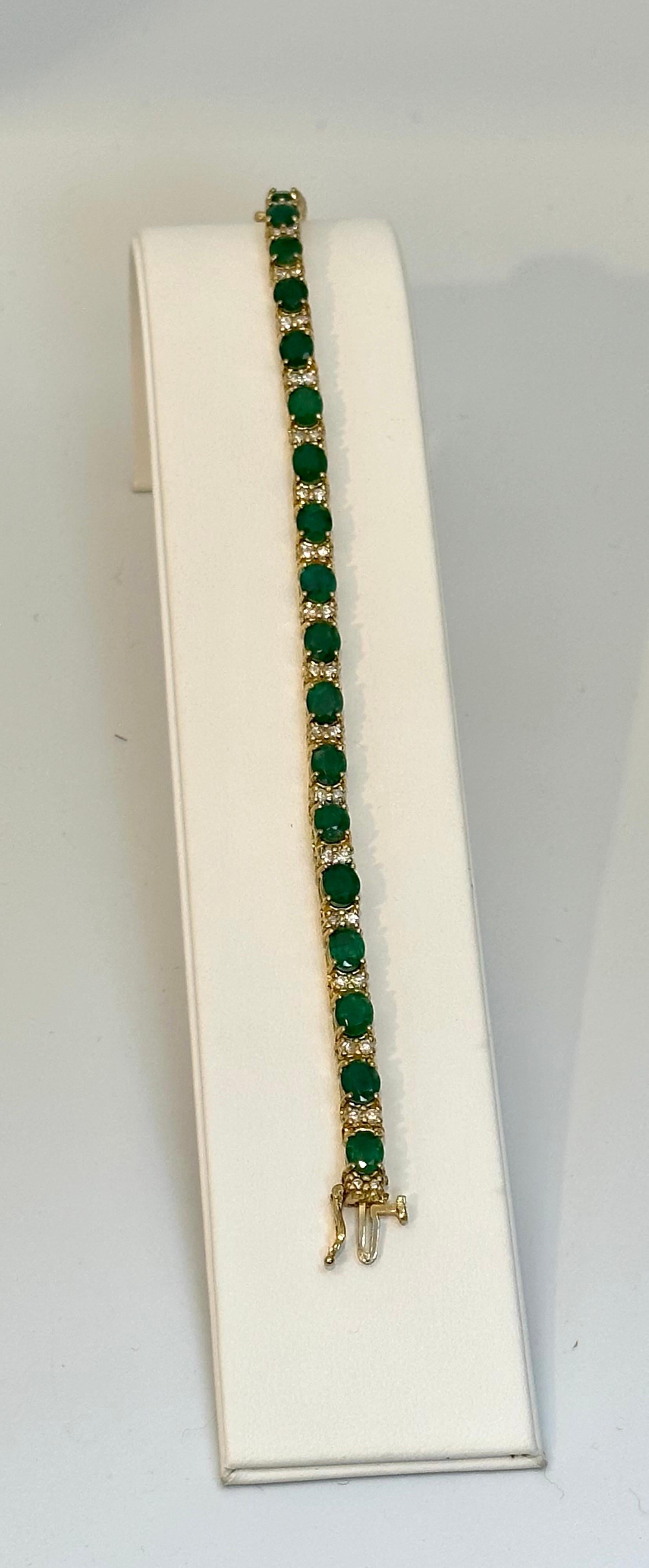 15 Carat Natural Emerald & Diamond Cocktail Tennis Bracelet 14 Karat Yellow Gold For Sale 13