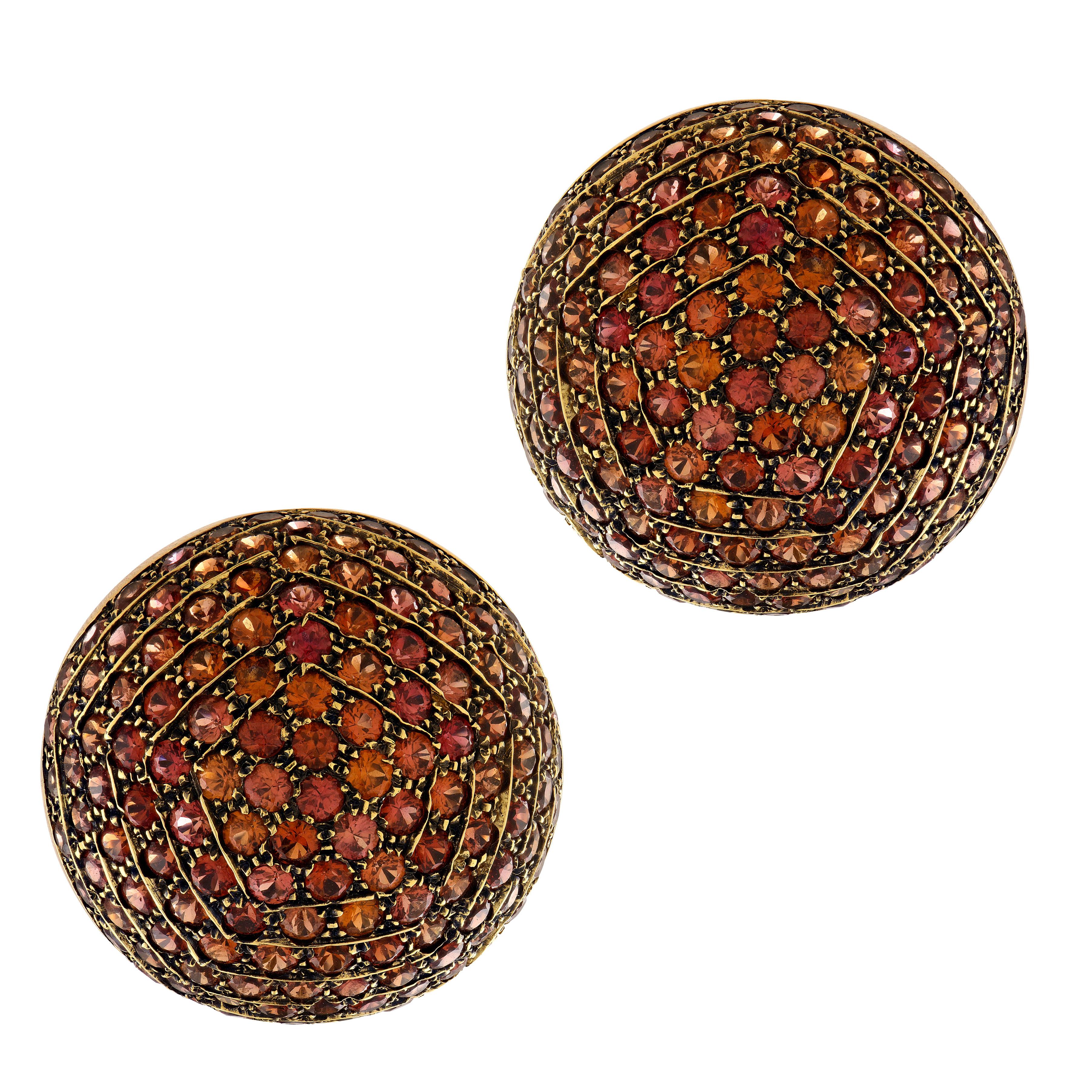 Moderne Boucles d'oreilles en saphir orange de 15 carats. en vente