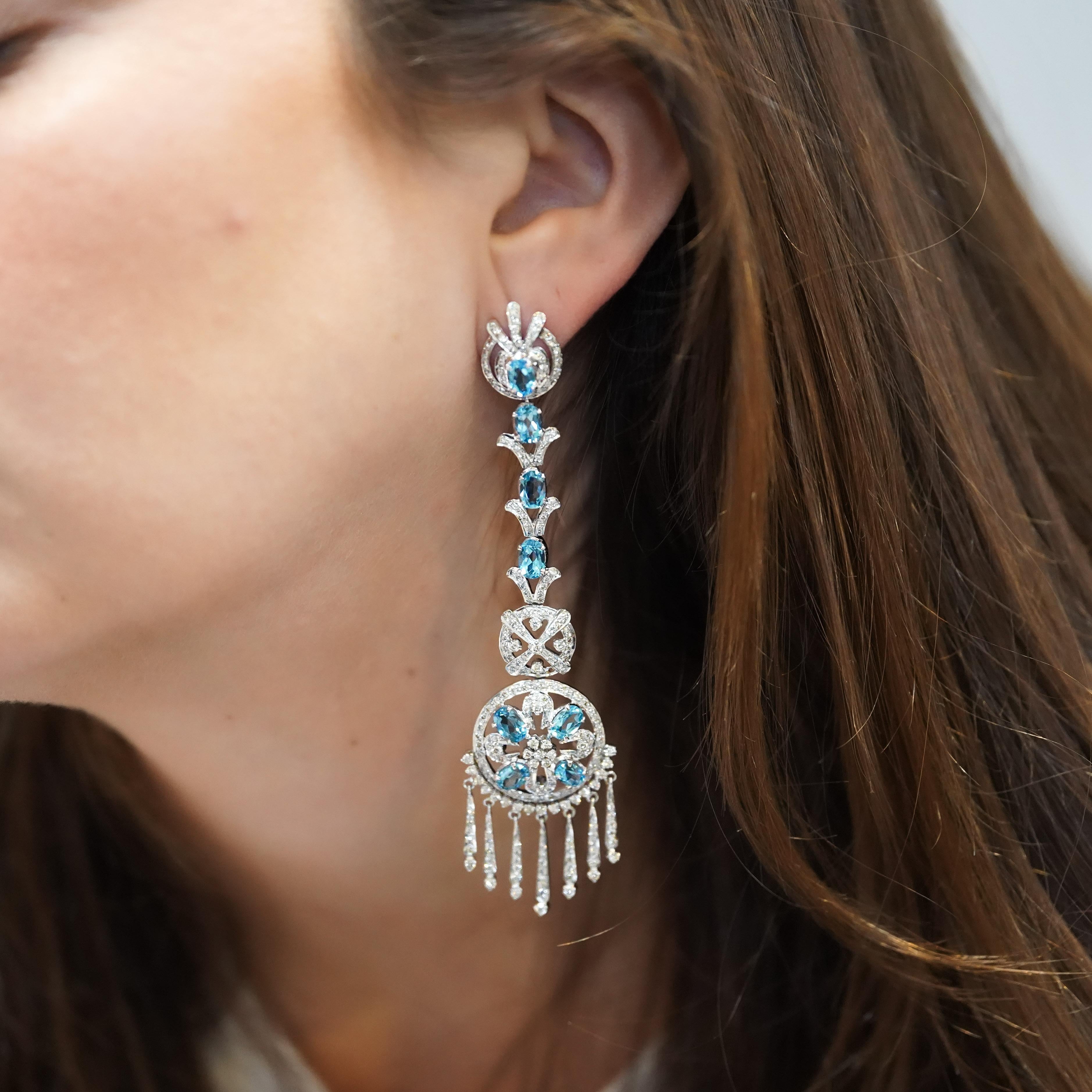 15 Carat Oval Aquamarine & Diamond 18K White Gold Retro Dangle Earrings en Excelente estado para la venta en Miami, FL