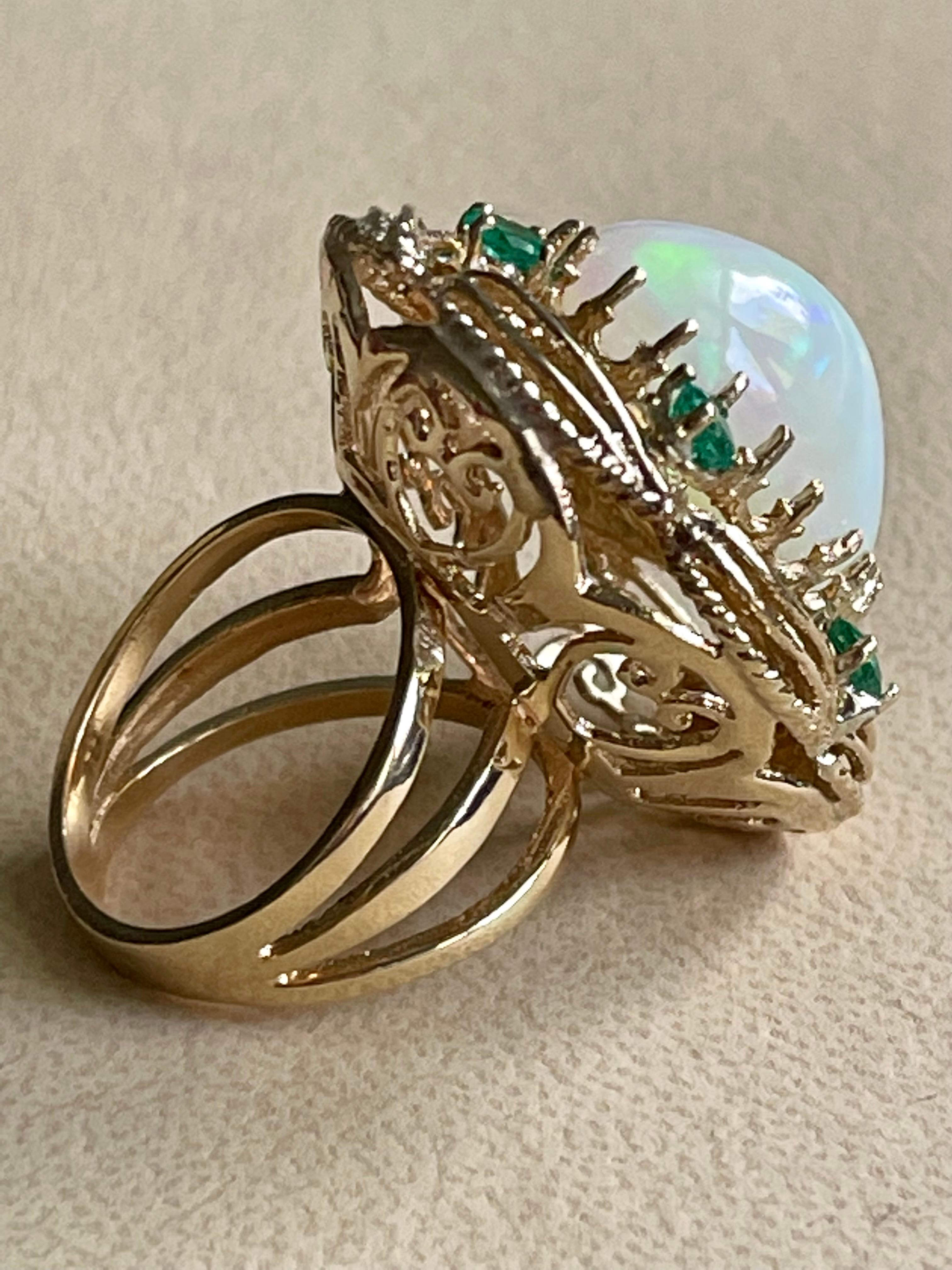 15 Carat Oval Shape Ethiopian Opal Cocktail Ring 14 Karat Yellow Gold Solid Ring In Excellent Condition For Sale In New York, NY