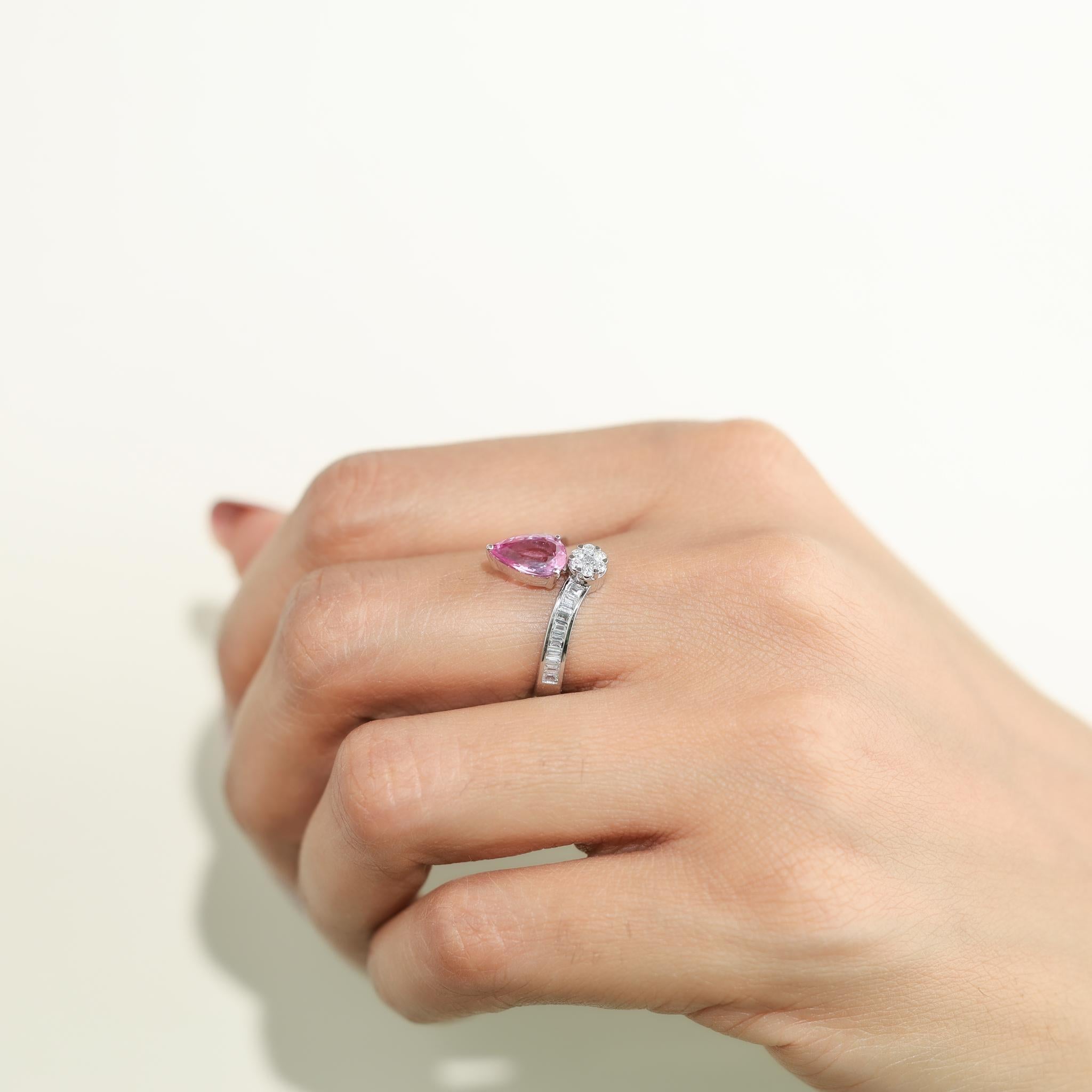 1.5 Carat Pear Pink Sapphire Diamond Cocktail Engagement Ring in 18k White Gold en vente 3