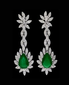 15 Carat Pear Shape Emerald Diamond Hanging/Drop Earrings 18 Karat White Gold