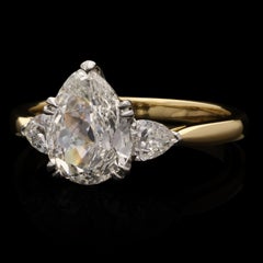 1.5 Carat Pear Statement Brilliant White 14K Gold Refined Light High Jewellery