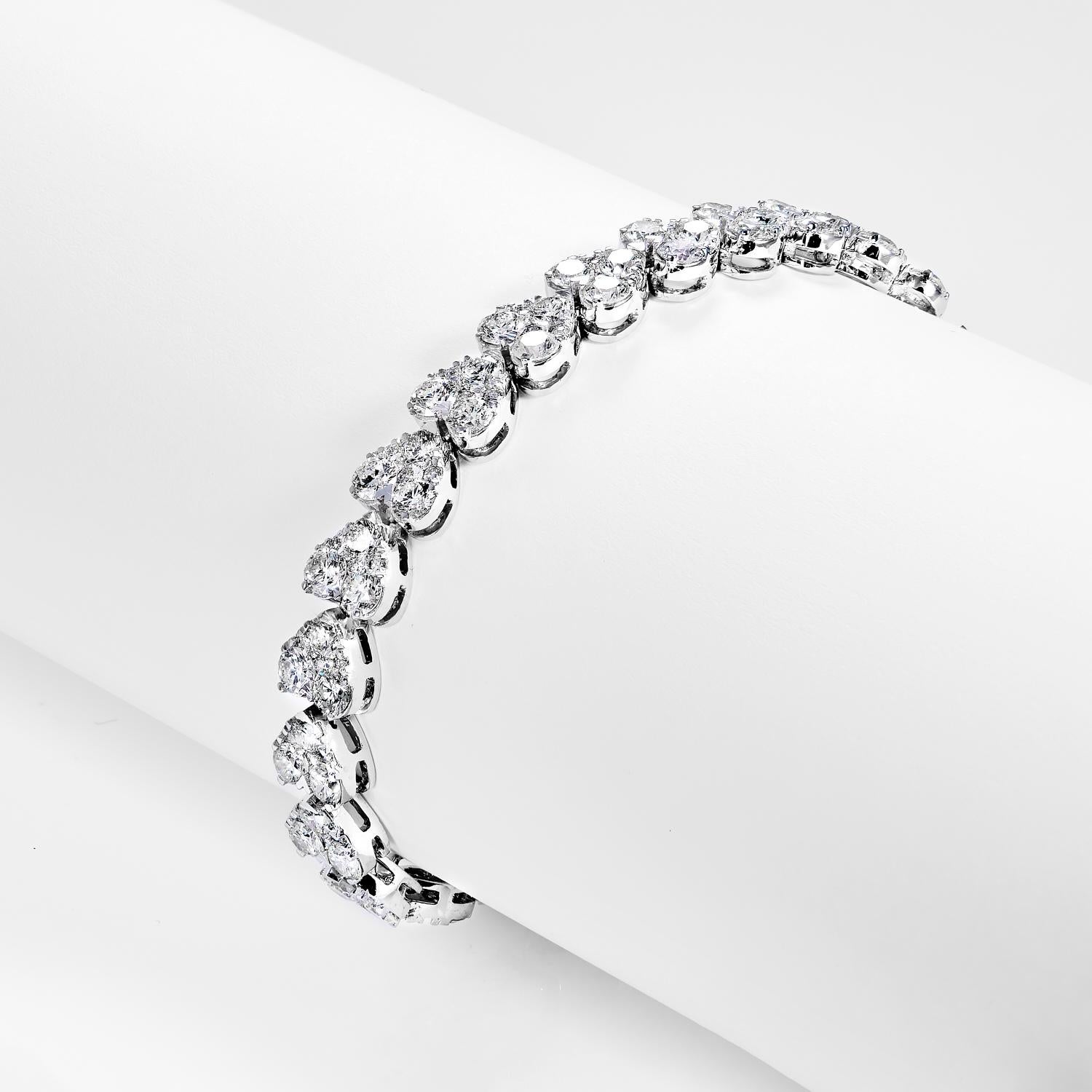 Round Cut 15 Carat Round Brilliant Diamond Bracelet Certified For Sale