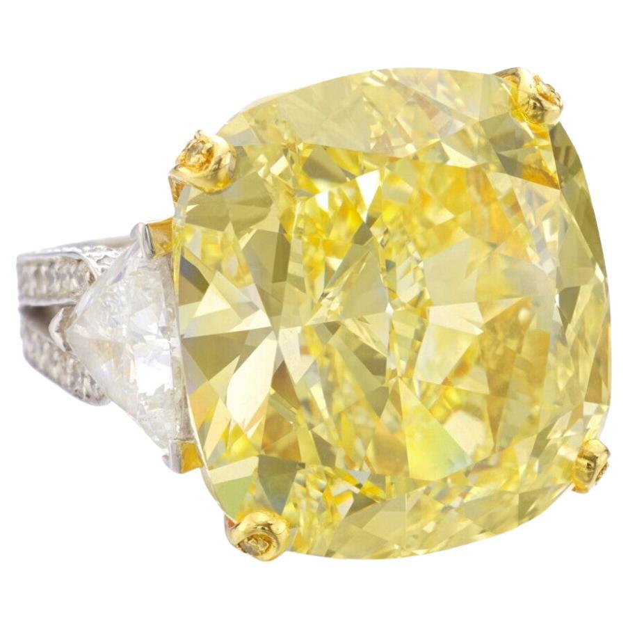 15 Carat cushion Brilliant Statement Fancy Yellow 14K White Gold  Diamond Ring For Sale