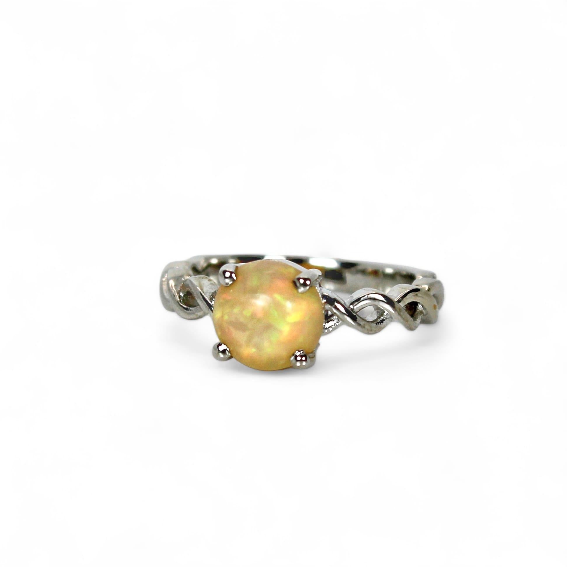 1,5 Karat runder natürlicher Opal-Ring (Art nouveau) im Angebot