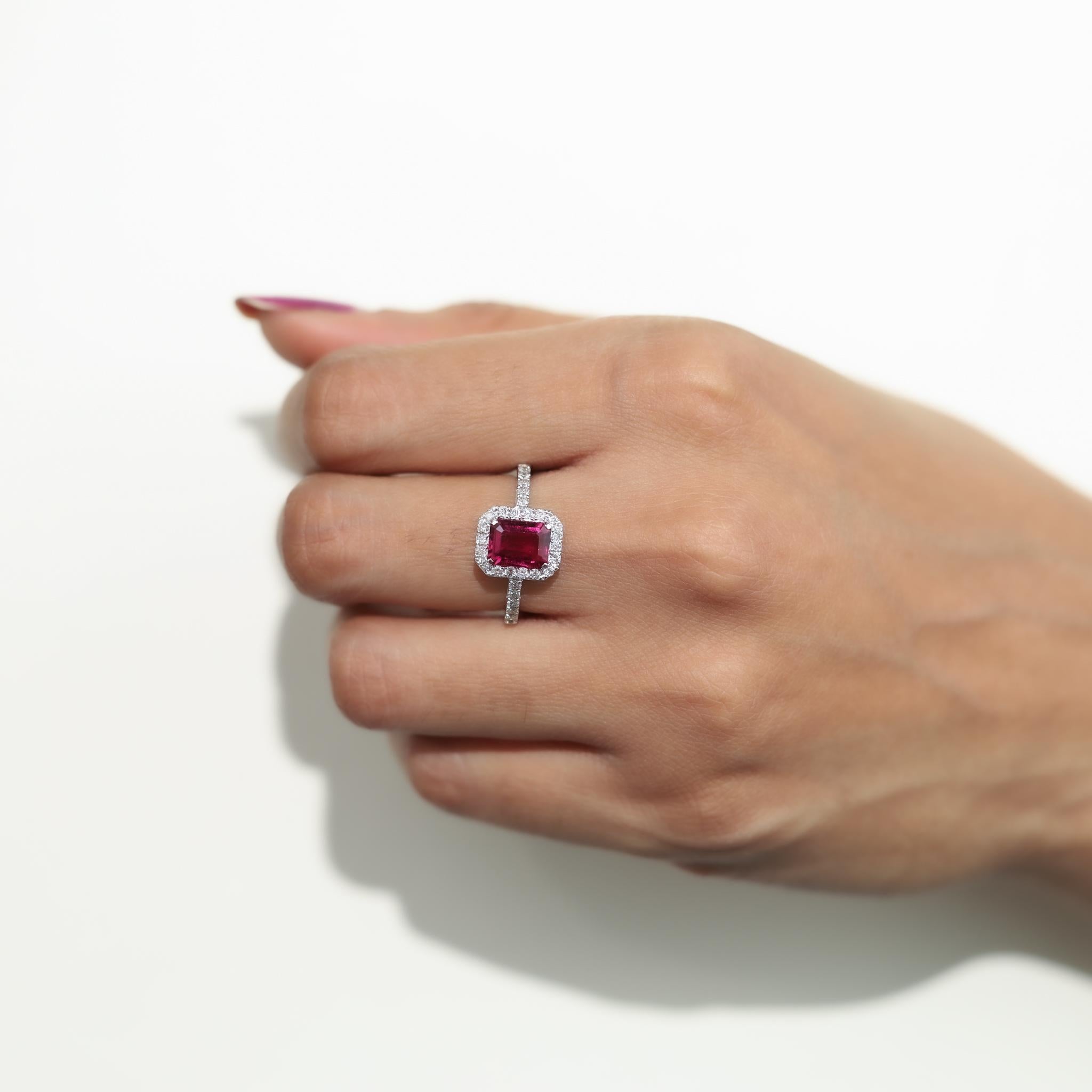 Women's 1.5 Carat Rubellite Tourmaline with 0.5Ct Diamonds Cocktail Ring 18k White For Sale