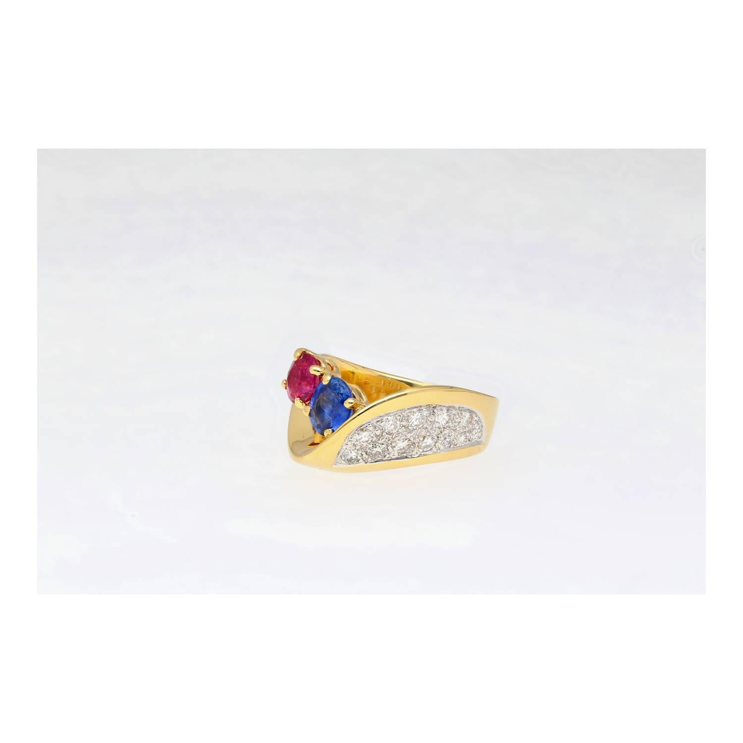 Bague croisée surdimensionnée en or jaune 18 carats, saphir et rubis de 1,5 carat avec diamants en vente 5