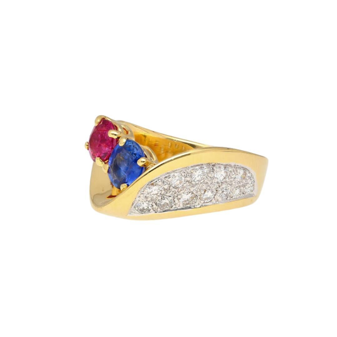 1.5 Carat Sapphire & Ruby with Diamond 18K in Yellow Gold Crossover Statement Ring in size 6

Détails :
Type d'article : Bague en pierres précieuses et diamants
Métal : Or jaune 18K
Taille : 6.5
Poids : 8,99 grammes

Détails de la pierre centrale