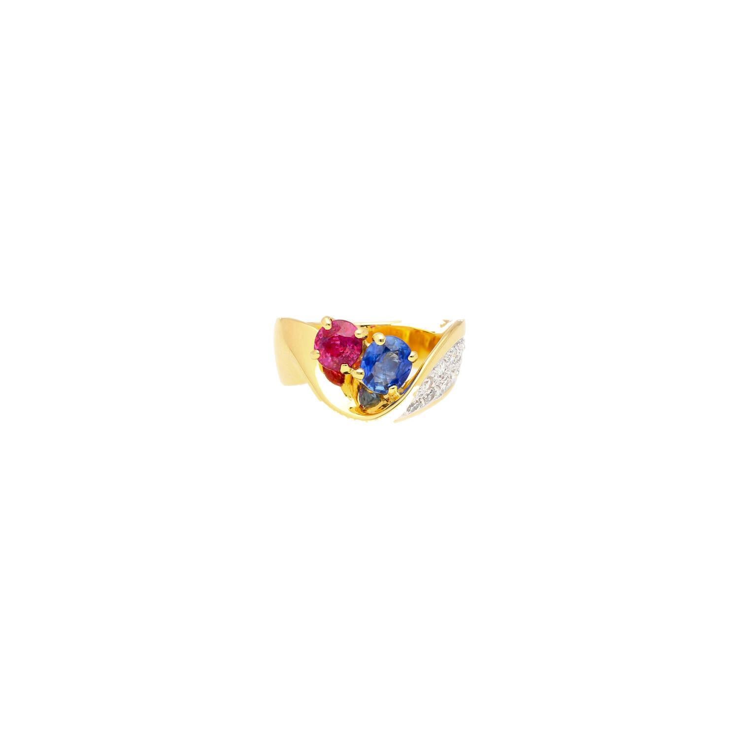 Bague croisée surdimensionnée en or jaune 18 carats, saphir et rubis de 1,5 carat avec diamants en vente 2