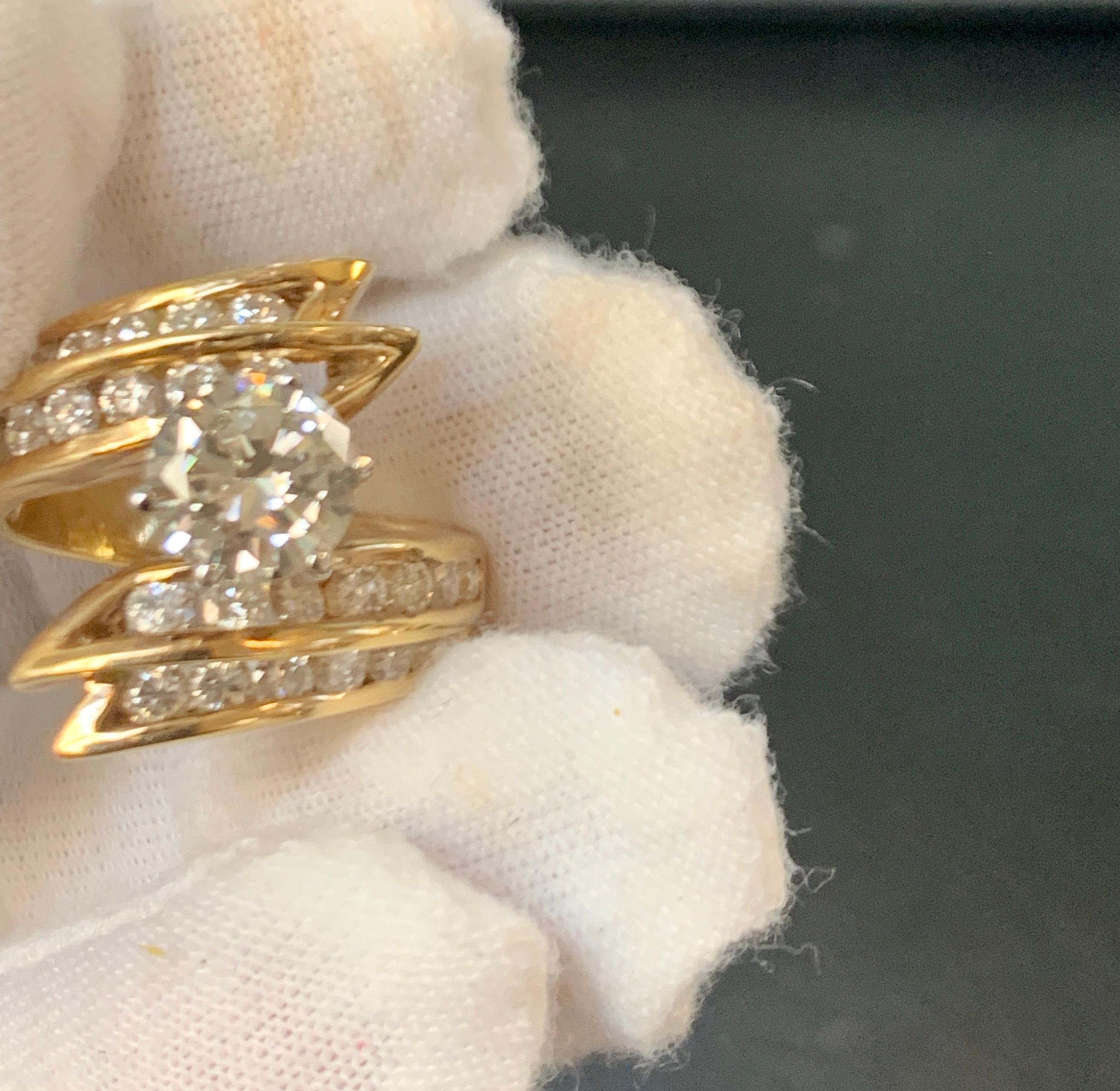 Round Cut 1.5 Carat Solitaire Round Shape 2.5 Total Diamond Engagement 14 Yellow Gold Ring For Sale