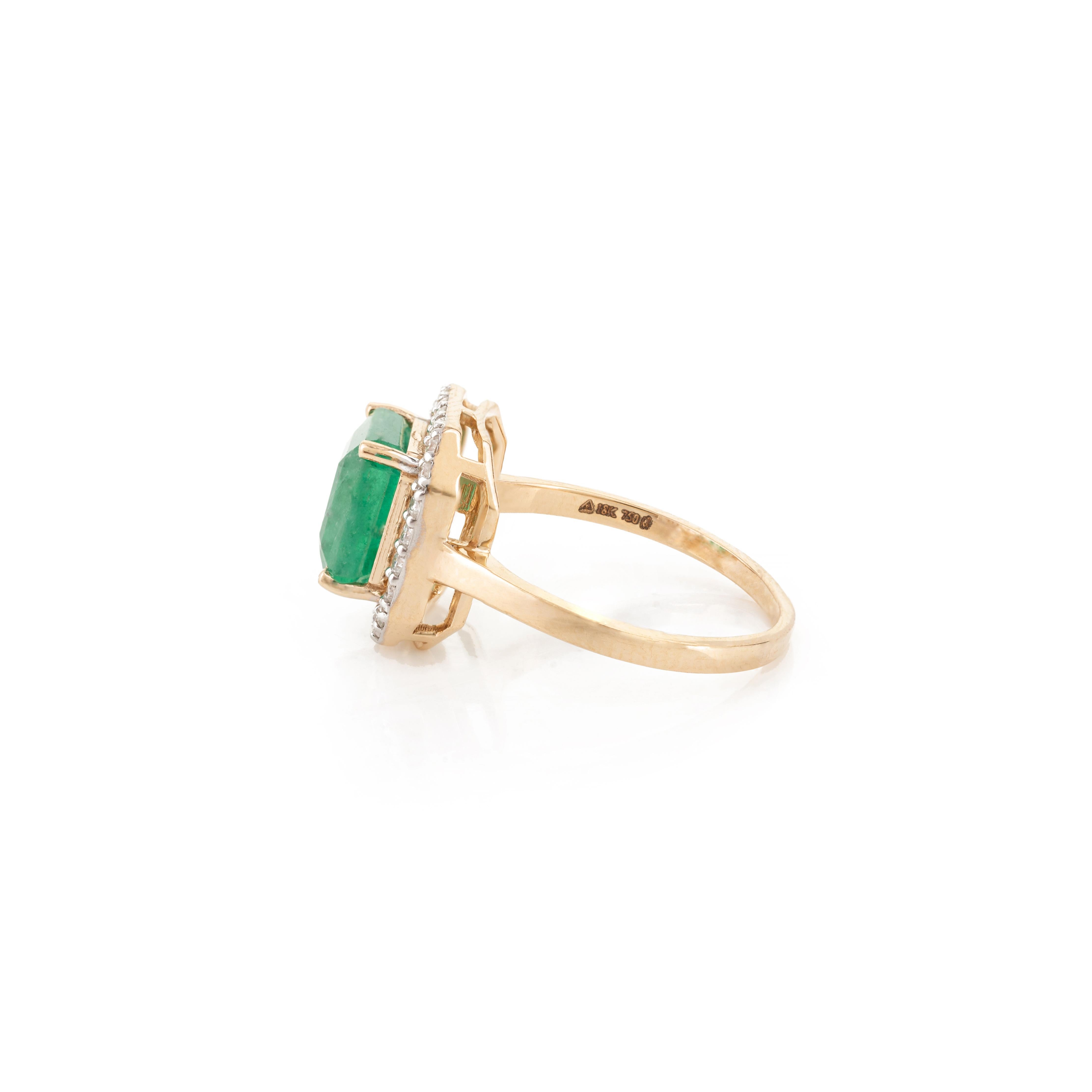 En venta: Anillo de esmeralda cuadrado con halo de diamantes de 1,5 quilates en oro amarillo macizo de 18 quilates  5