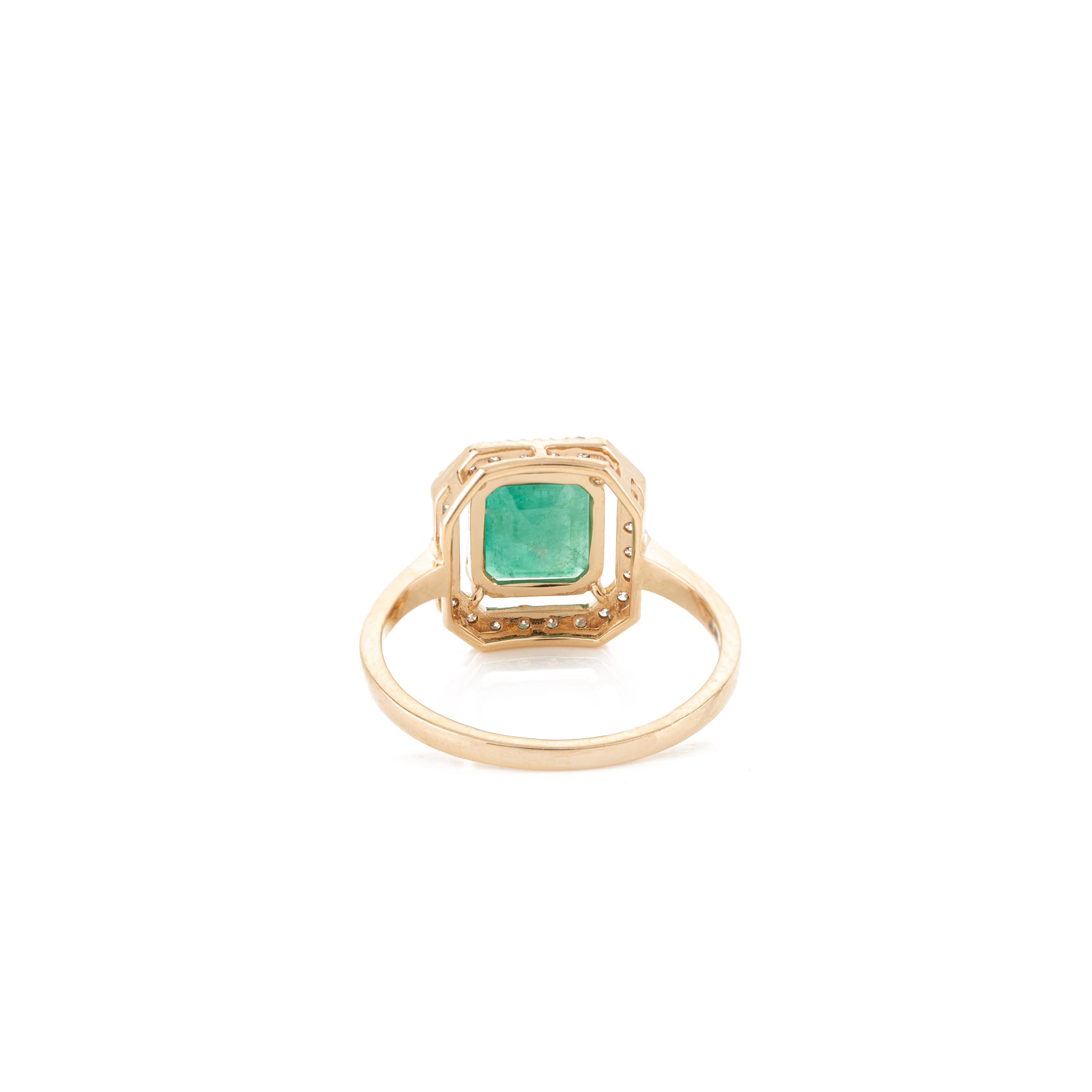 For Sale:  1.5 Carat Square Cut Emerald Diamond Halo Ring for Women in 18k Yellow Gold 7