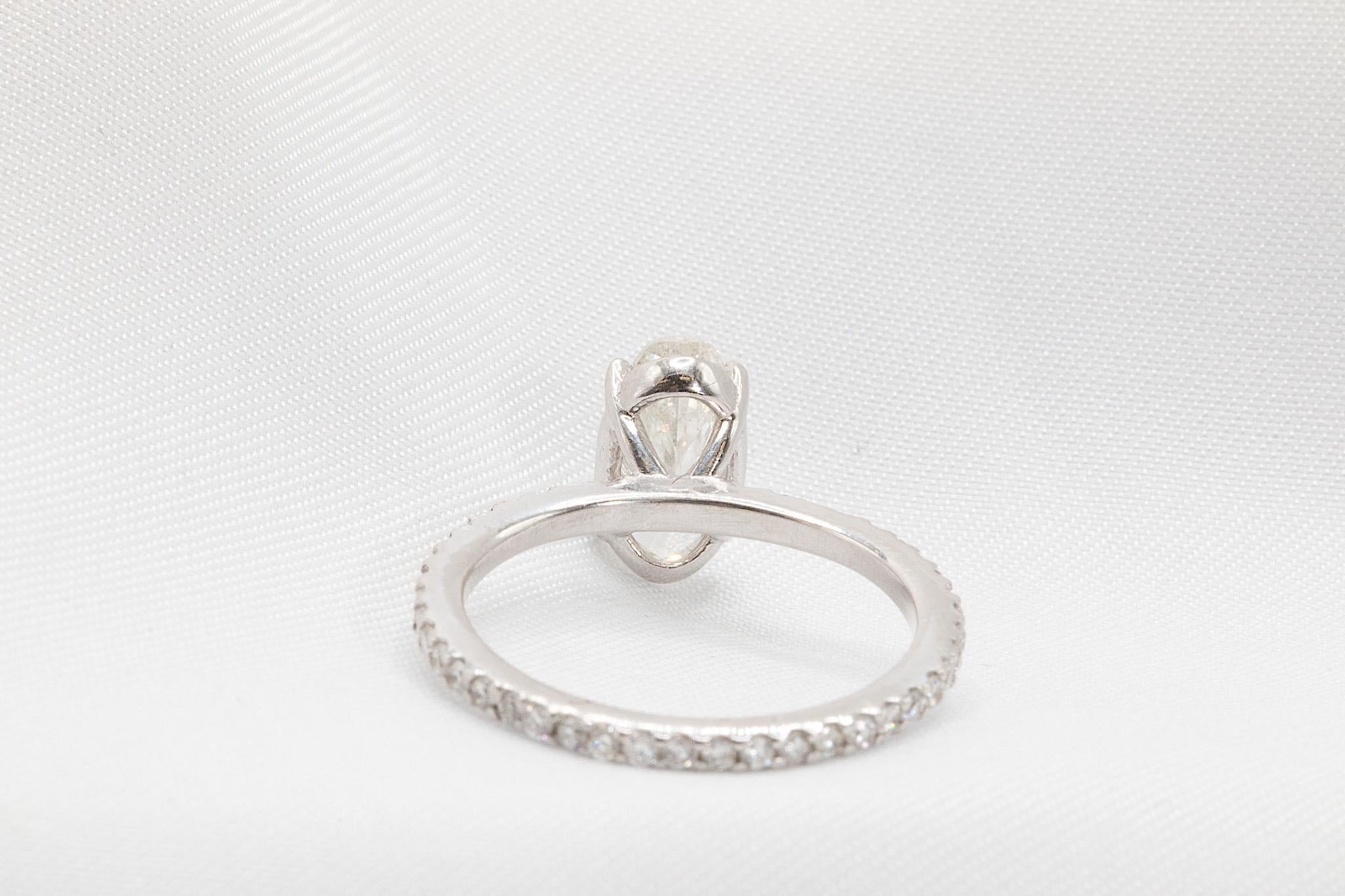 1.5 Carat Total GIA Certified Oval Cut Diamond Engagement Ring In 14k White Gold In Good Condition For Sale In Houston, TX
