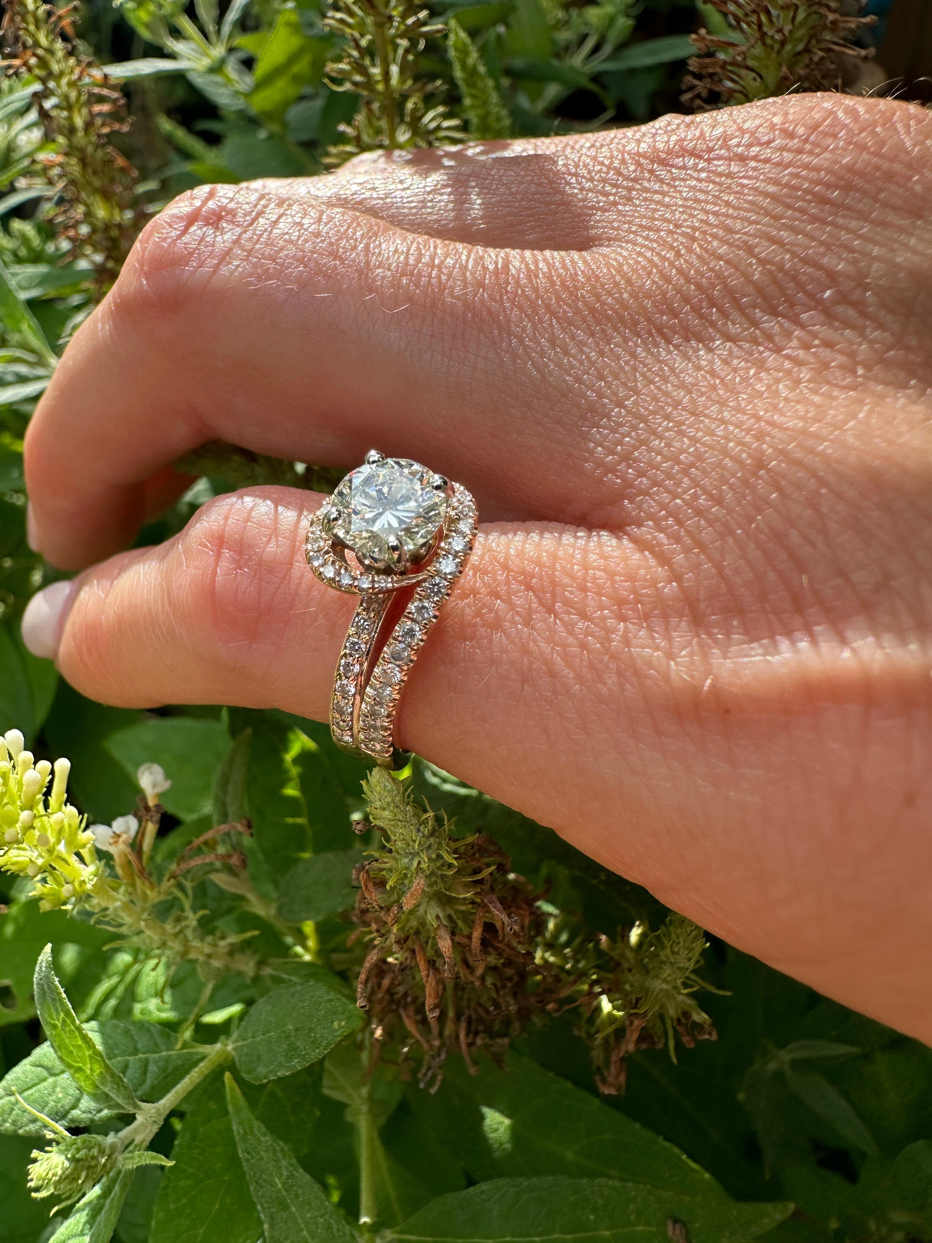 Women's 1.5 Carat Total GIA Certified Round Diamond Bypass Ring In 14k Rose Gold For Sale