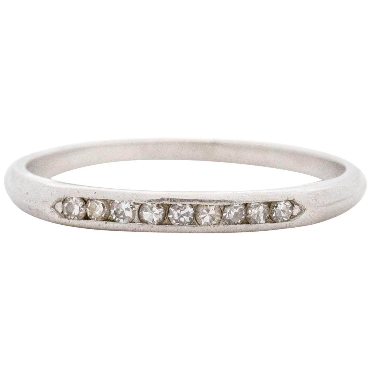 .15 Carat Total Weight Art Deco Diamond Platinum Engagement Ring For Sale
