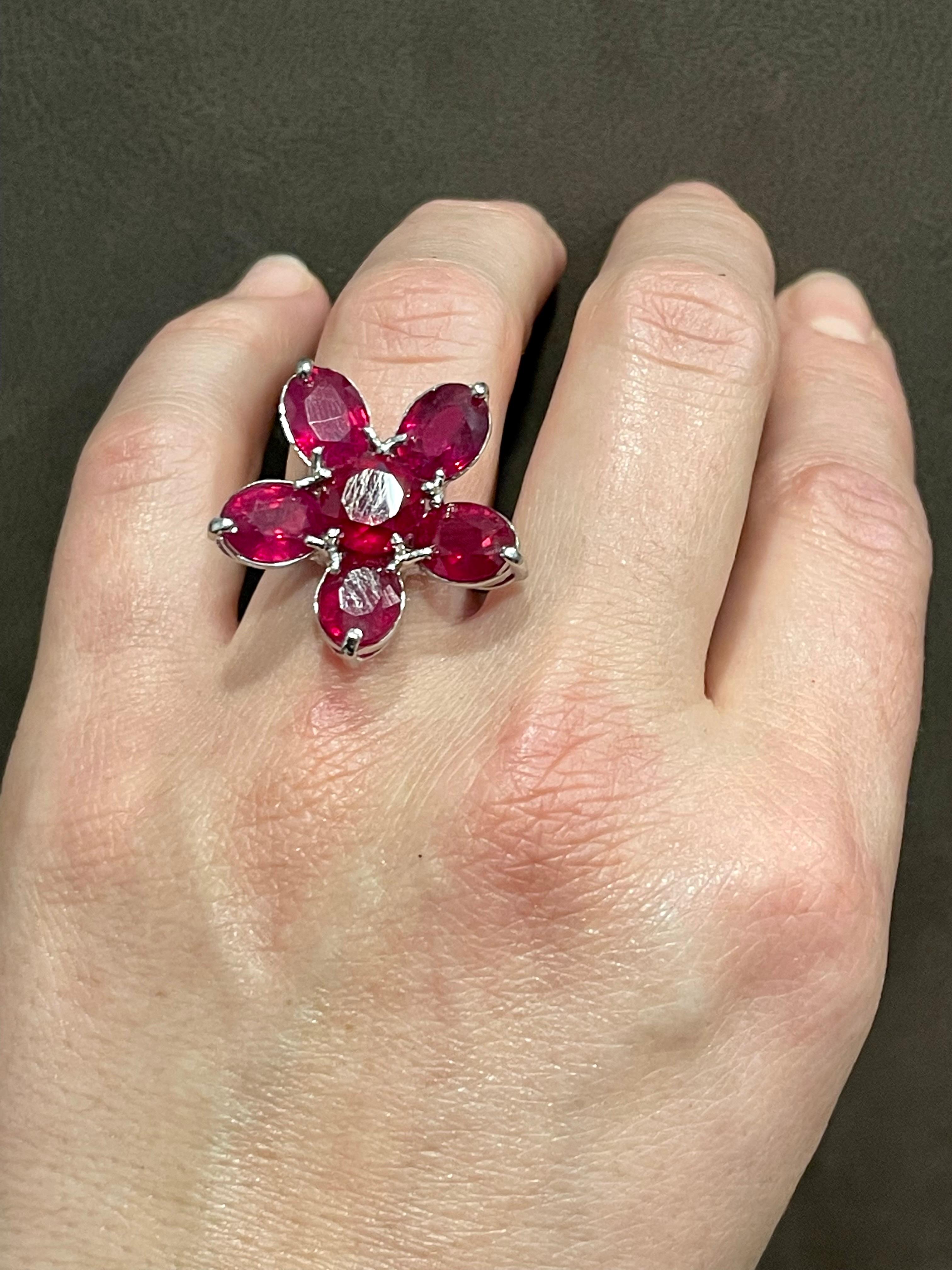 15 Carat Treated Ruby Big Flower Cocktail Ring in 18 Karat White Gold For Sale 11