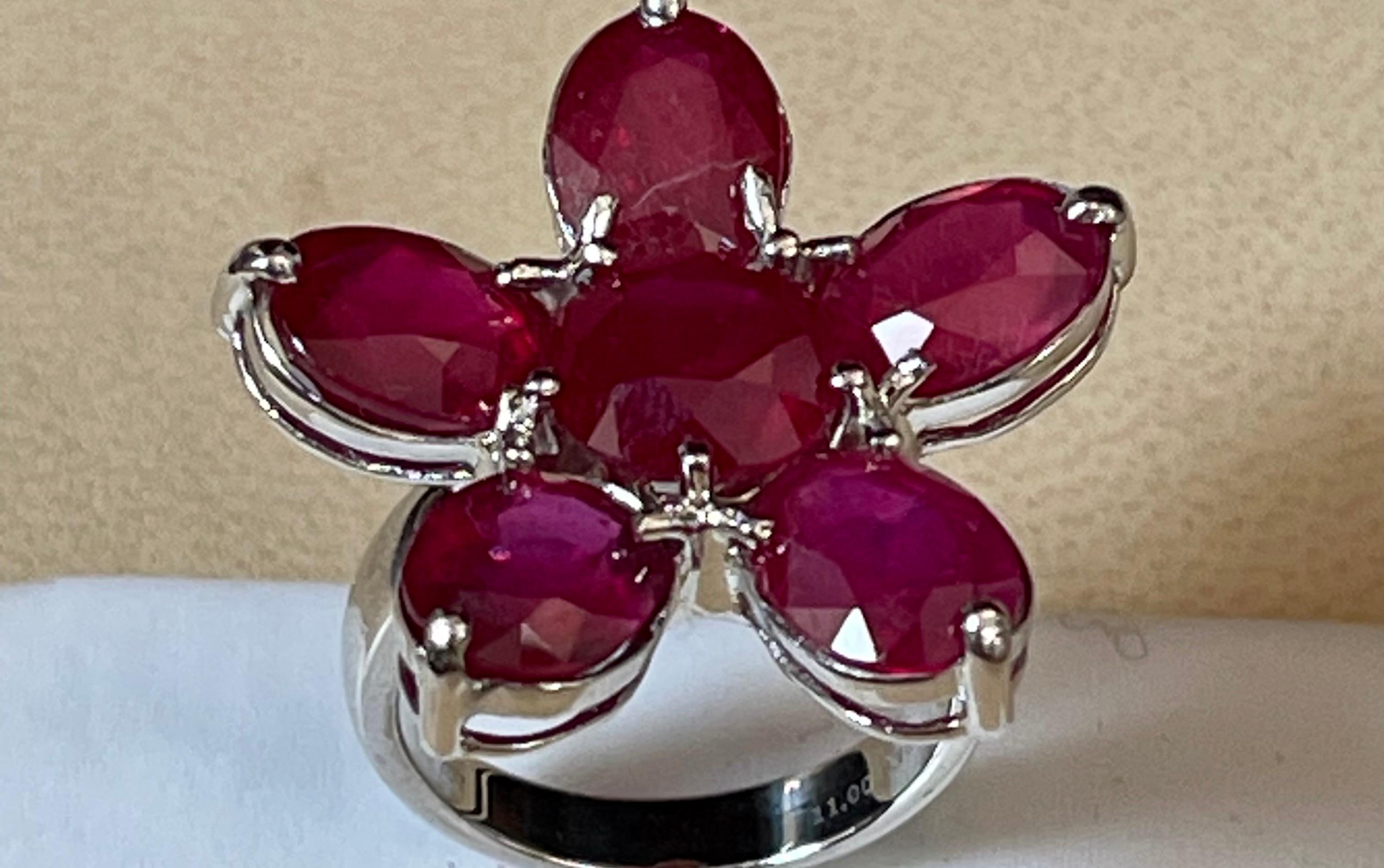 15 Carat Treated Ruby Big Flower Cocktail Ring in 18 Karat White Gold For Sale 7