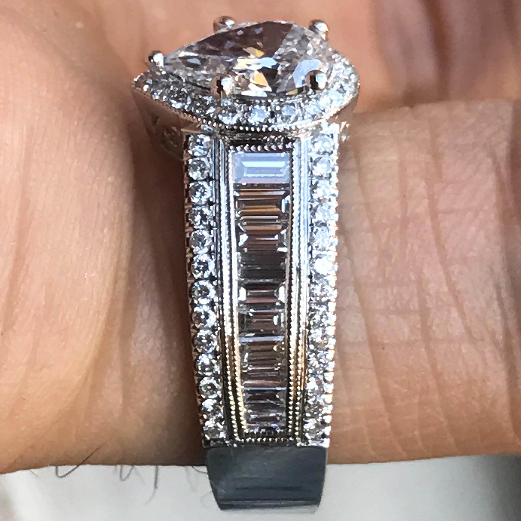 Anillo de diamantes en forma de halo de aproximadamente 1,5 quilates TW, blanco de 14 quilates Ben Dannie Corte pera en venta