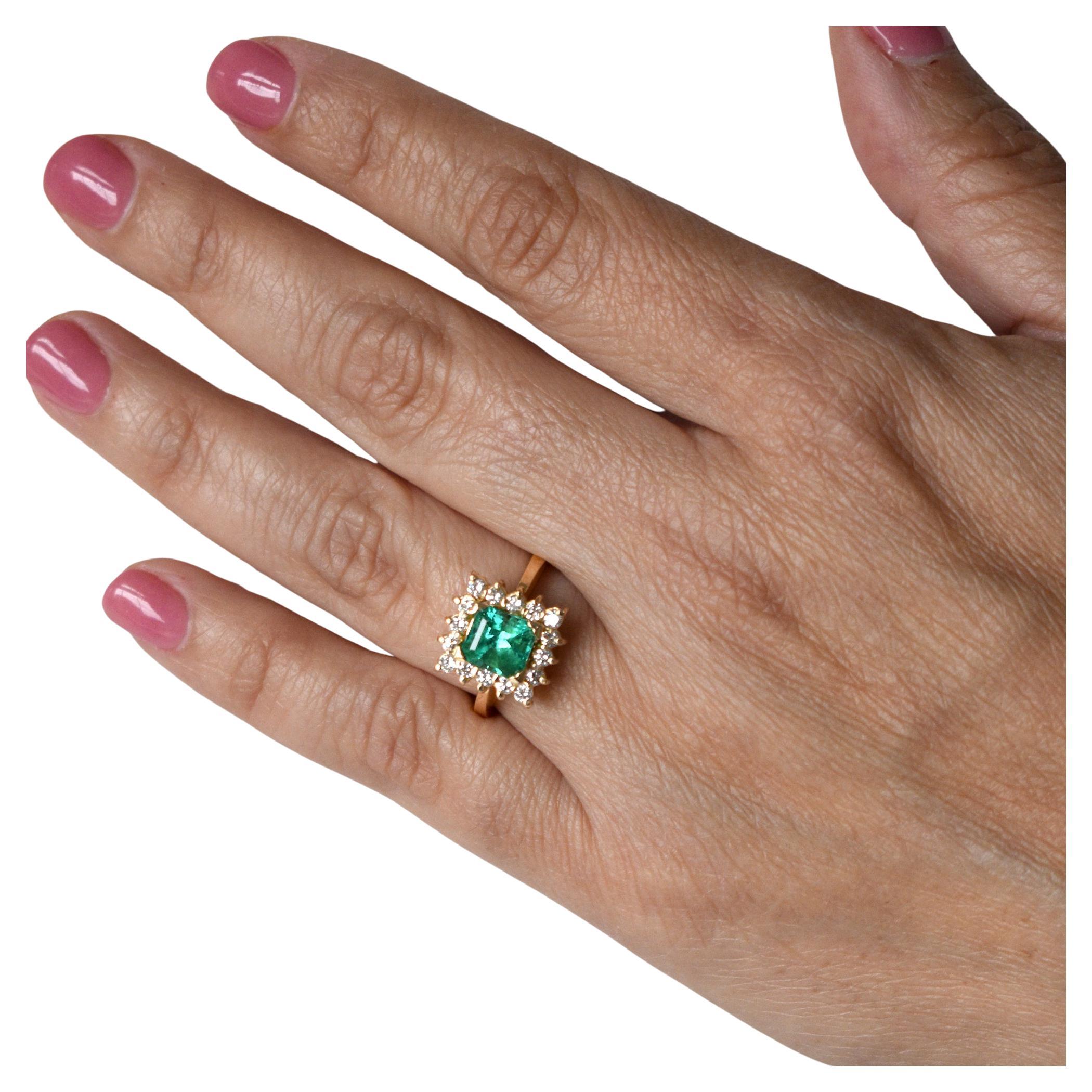 Women's or Men's 1.5 Carats Emerald-Cut Natural Emerald Cocktail Ring with Diamond Halo  For Sale