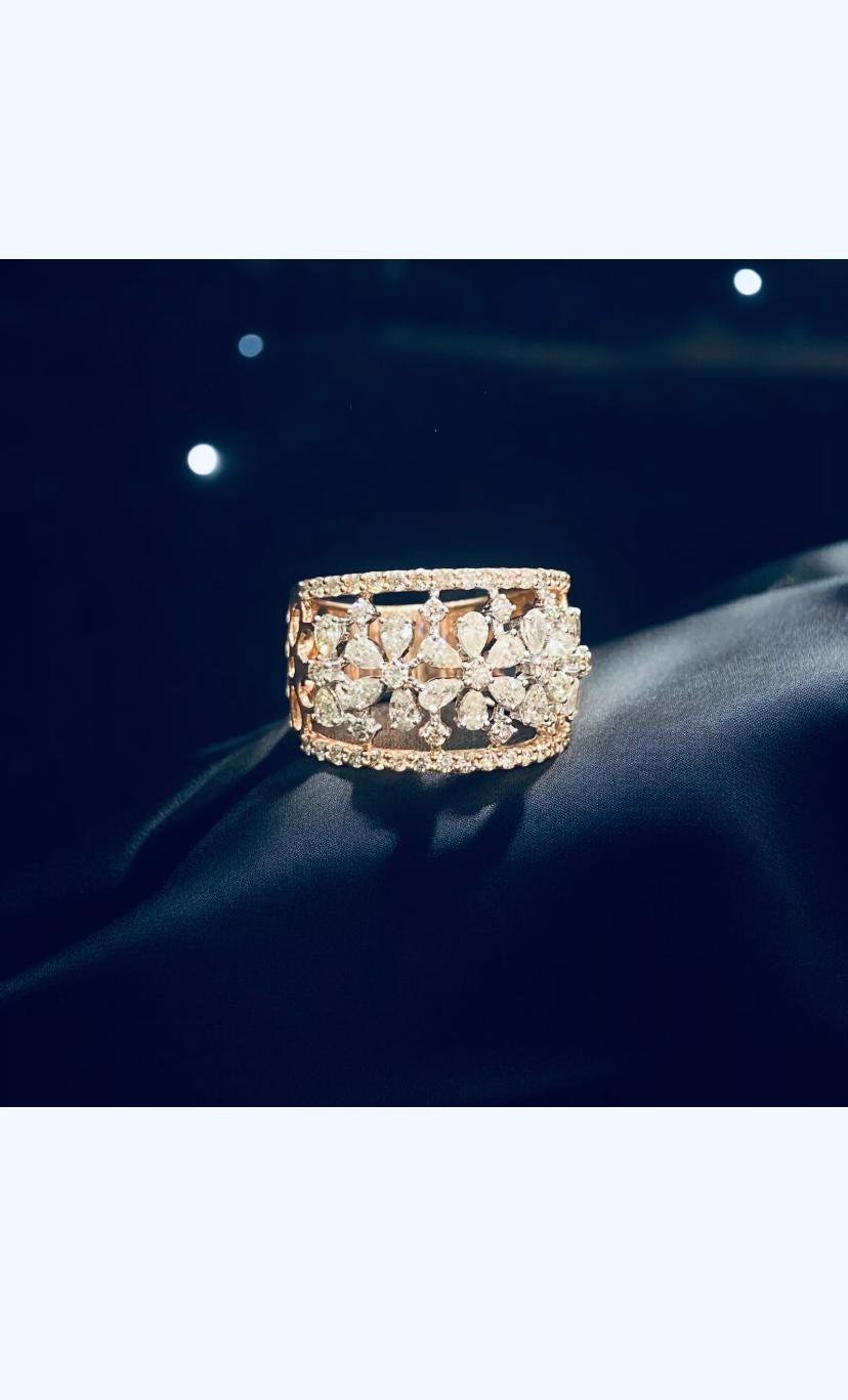 1.5 Carats Natural Diamonds Flowers Gold Ring For Sale 6