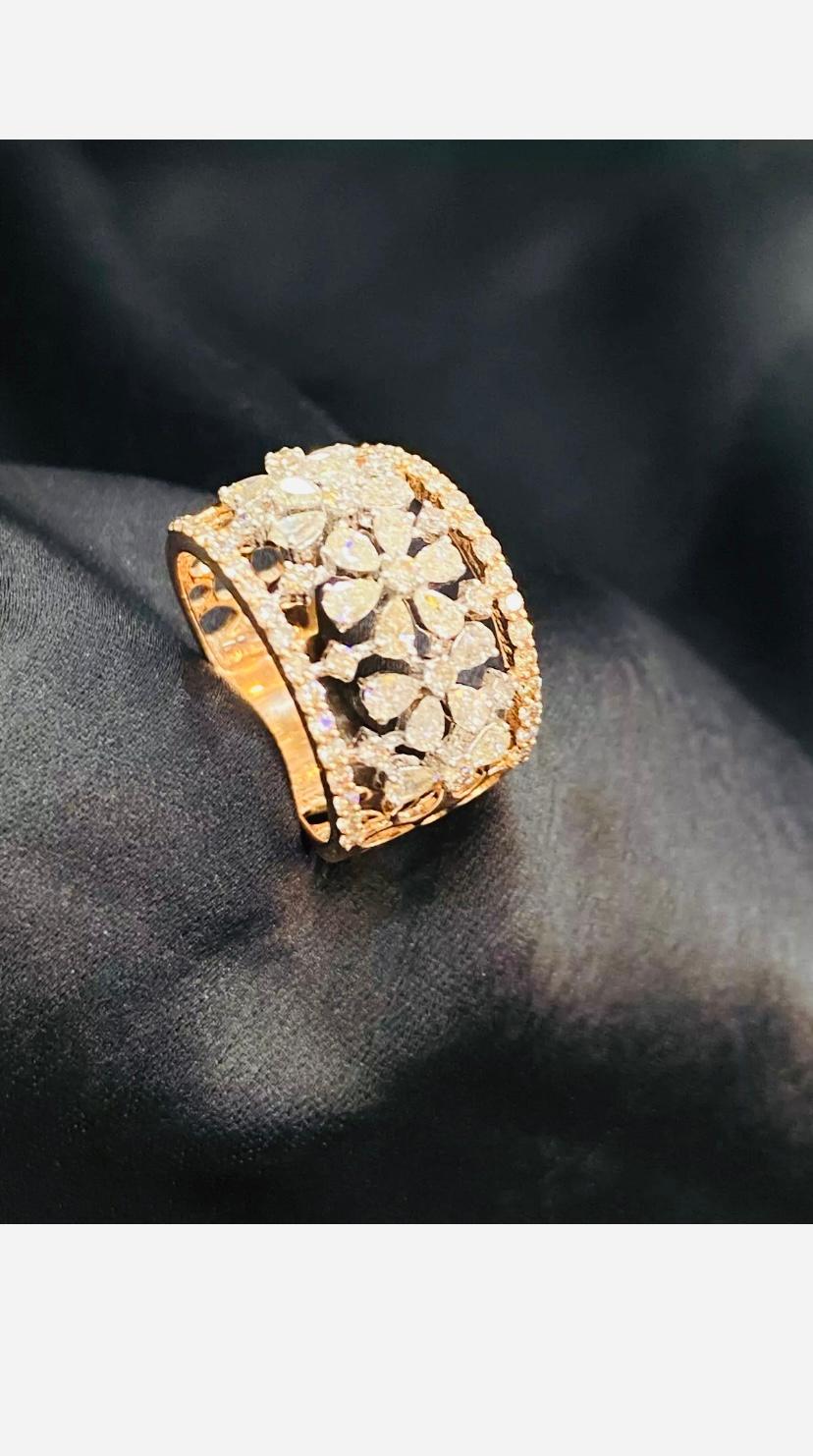 1.5 Carats Natural Diamonds Flowers Gold Ring For Sale 7