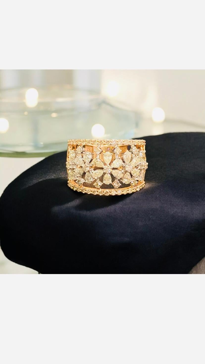 1.5 Carats Natural Diamonds Flowers Gold Ring For Sale 8