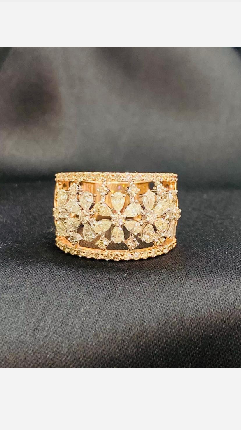 1.5 Carats Natural Diamonds Flowers Gold Ring For Sale 1