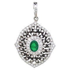 1.5 carats of emerald Pendant