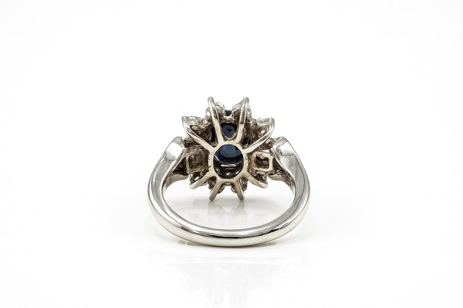 Donna Anello in oro bianco con zaffiro e diamante da 1,5 carati in vendita