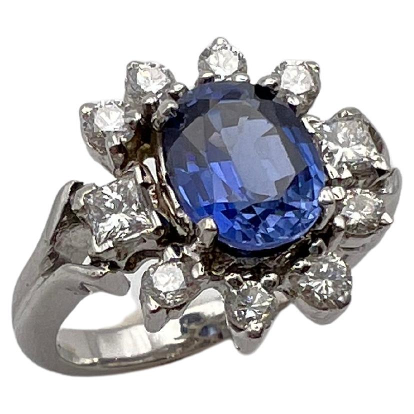 1.5 Carats Sapphire and Diamond White Gold Ring For Sale