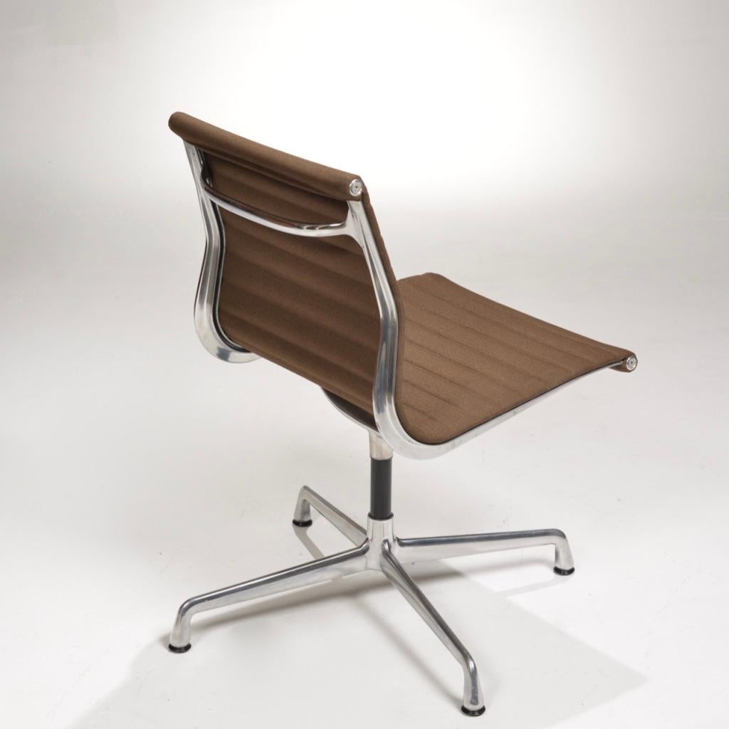 Mid-Century Modern 15 Charles and Ray Eames Aluminum Group Side Chairs For Sale