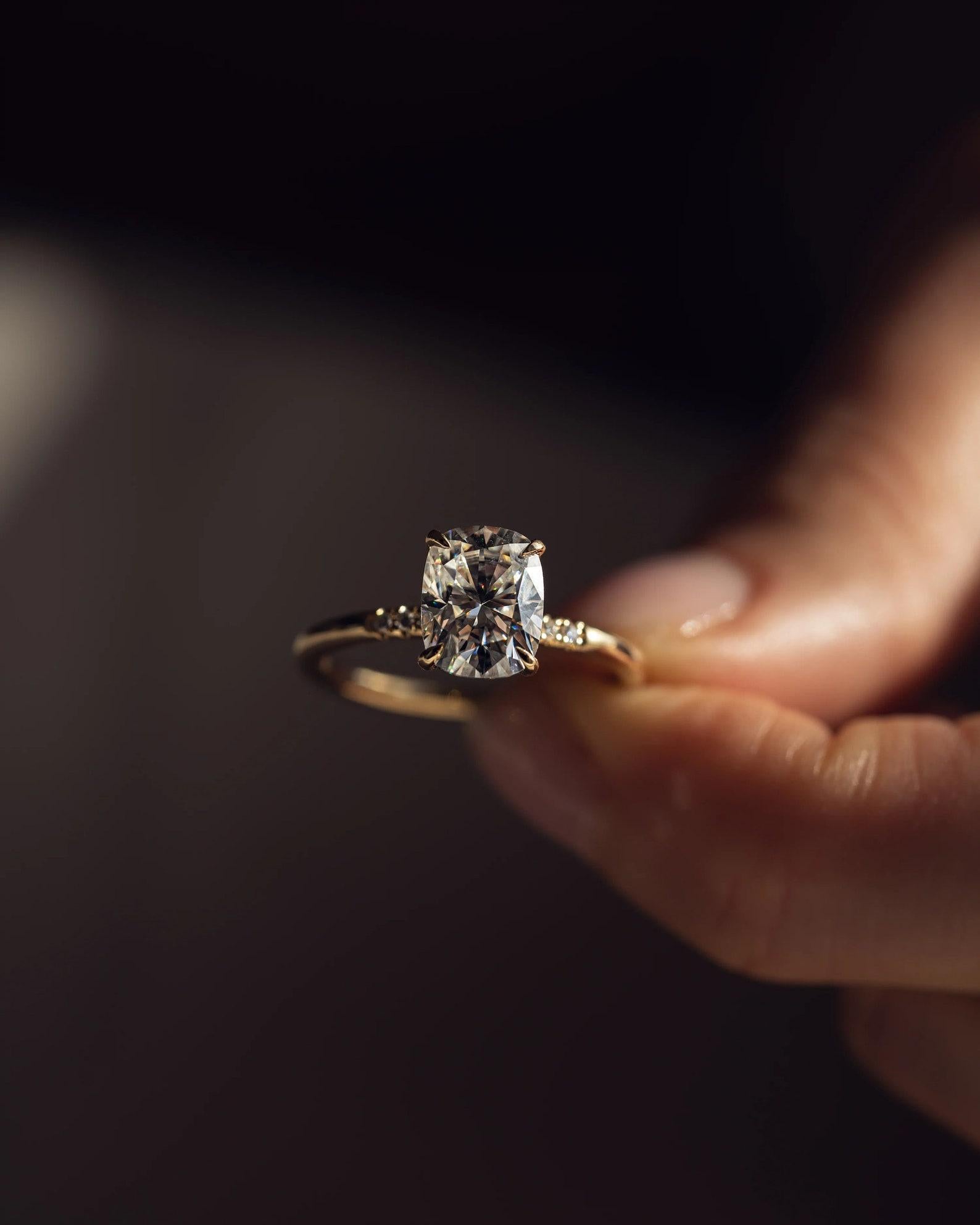 Verlobungsring 925 aus Moissanit mit 1,5 Karat im Kissenschliff und Sterlingsilber aus Sterlingsilber, Geschenk. (Art déco)