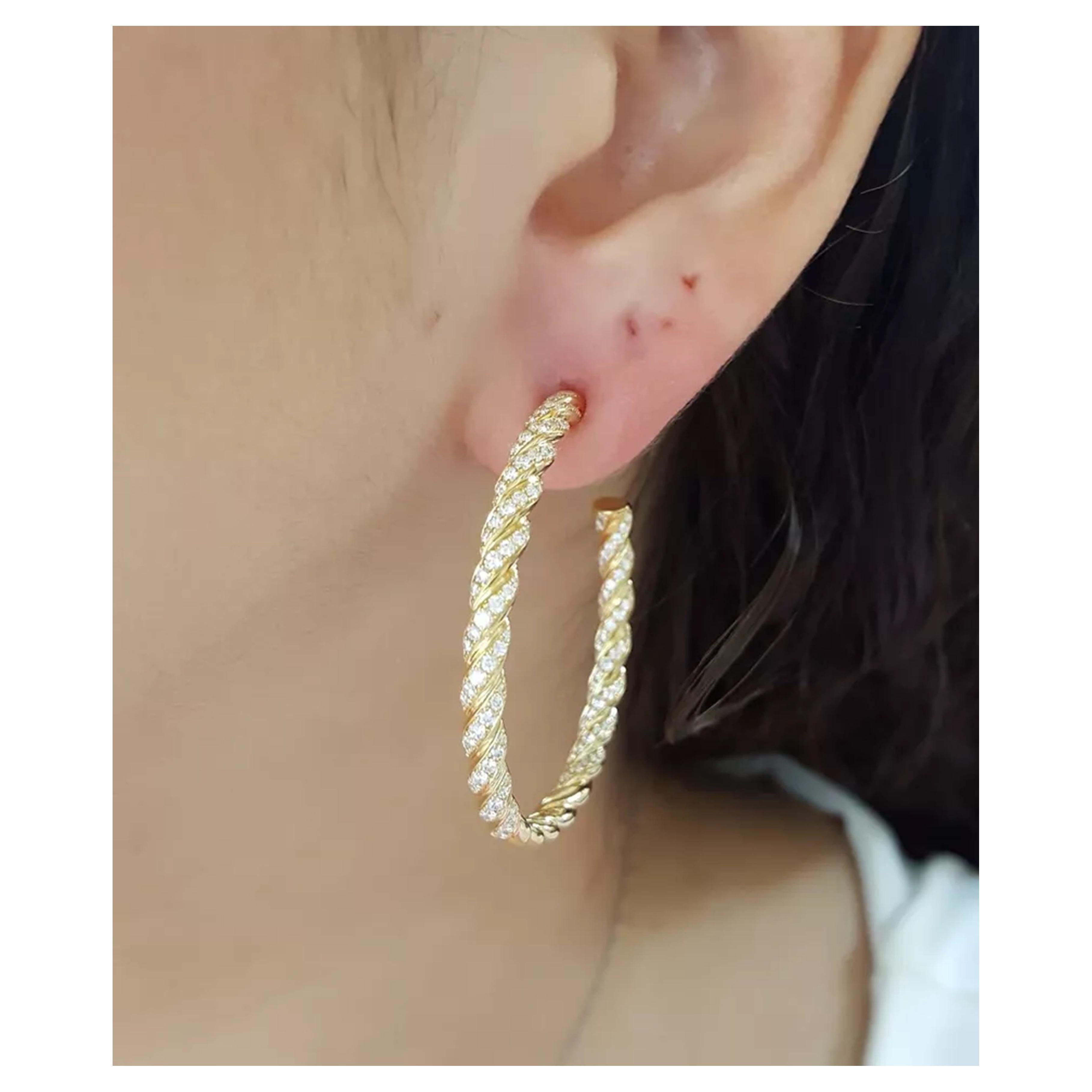 Contemporary 1.5 ct David Yurman Sculpted Cable Flex Round Diamond Hoop Earrings For Sale