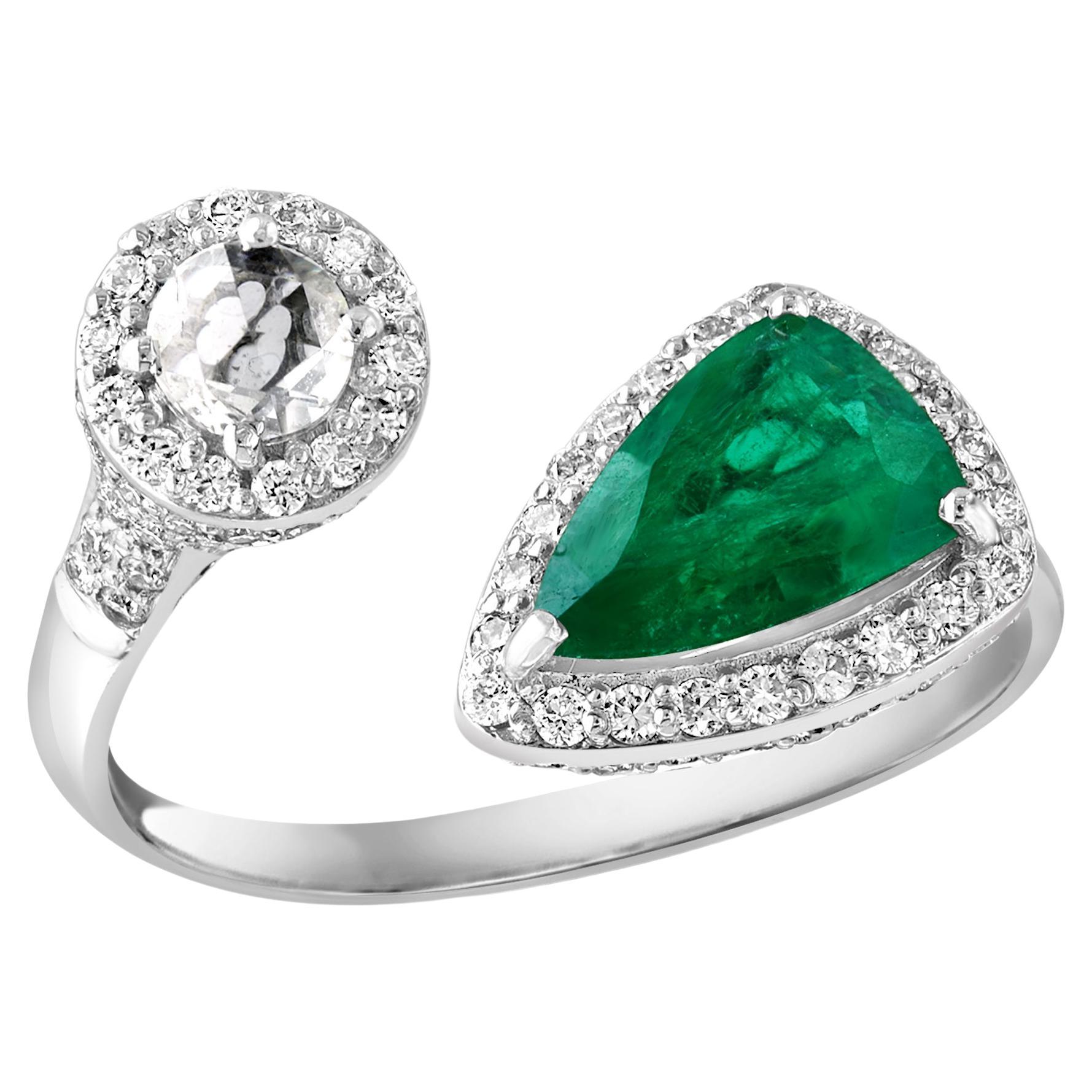 1.5 Ct Finest Colombian Pear Emerald & 1 Ct Diamond Ring in 18 Kt Gold Size 8 For Sale